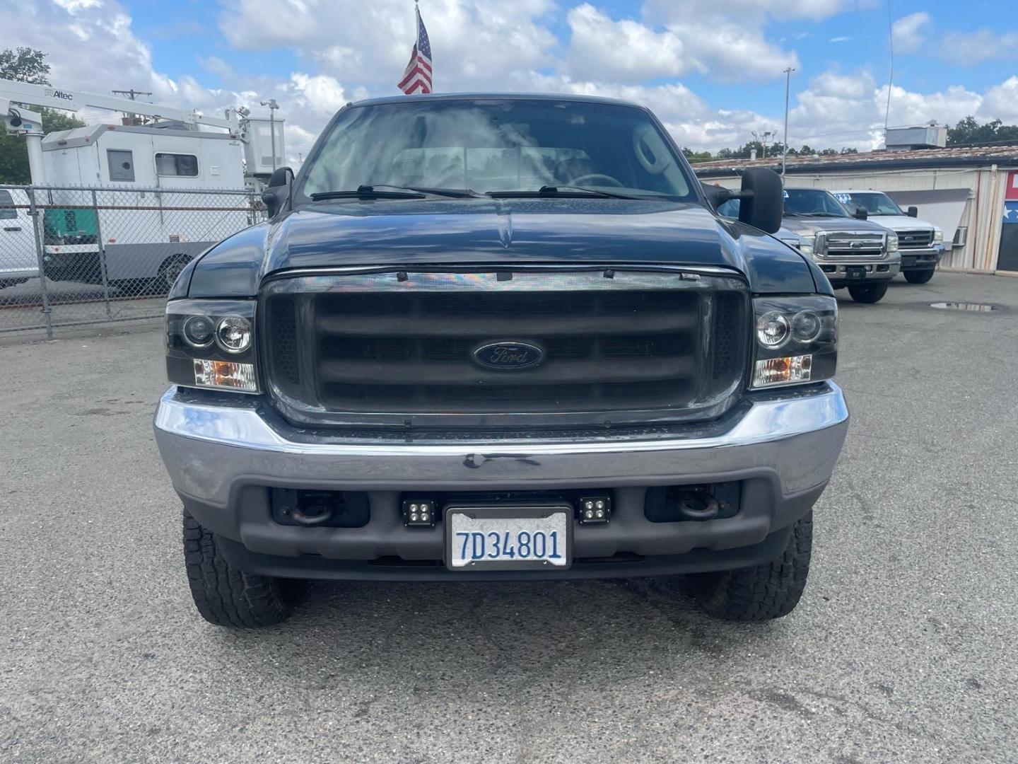 2003 Dark Highland Green Metallic/Arizona Beige Metalli Ford F-250 Super Duty Lariat (1FTNW21P03E) with an Power Stroke 6.0L Diesel Turbo V8 325hp 560ft. lbs. Other engine, 5-Speed Automatic transmission, located at 800 Riverside Ave, Roseville, CA, 95678, (916) 773-4549, 38.732265, -121.291039 - Photo#7