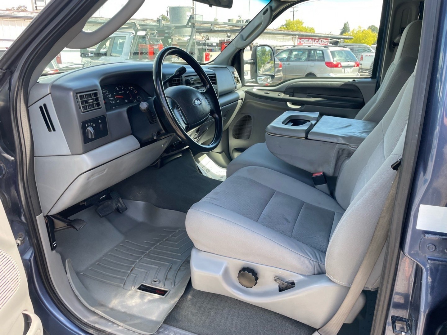 2004 Medium Wedgewood Blue Clearcoat Ford F-250 Super Duty XLT (1FTNW21P44E) with an Power Stroke 6.0L Diesel Turbo V8 325hp 560ft. lbs. Other engine, 5-Speed Automatic transmission, located at 800 Riverside Ave, Roseville, CA, 95678, (916) 773-4549, 38.732265, -121.291039 - DIESEL CREW CAB 4X4 FX4 XLT CLEAN CARFAX- Photo#9