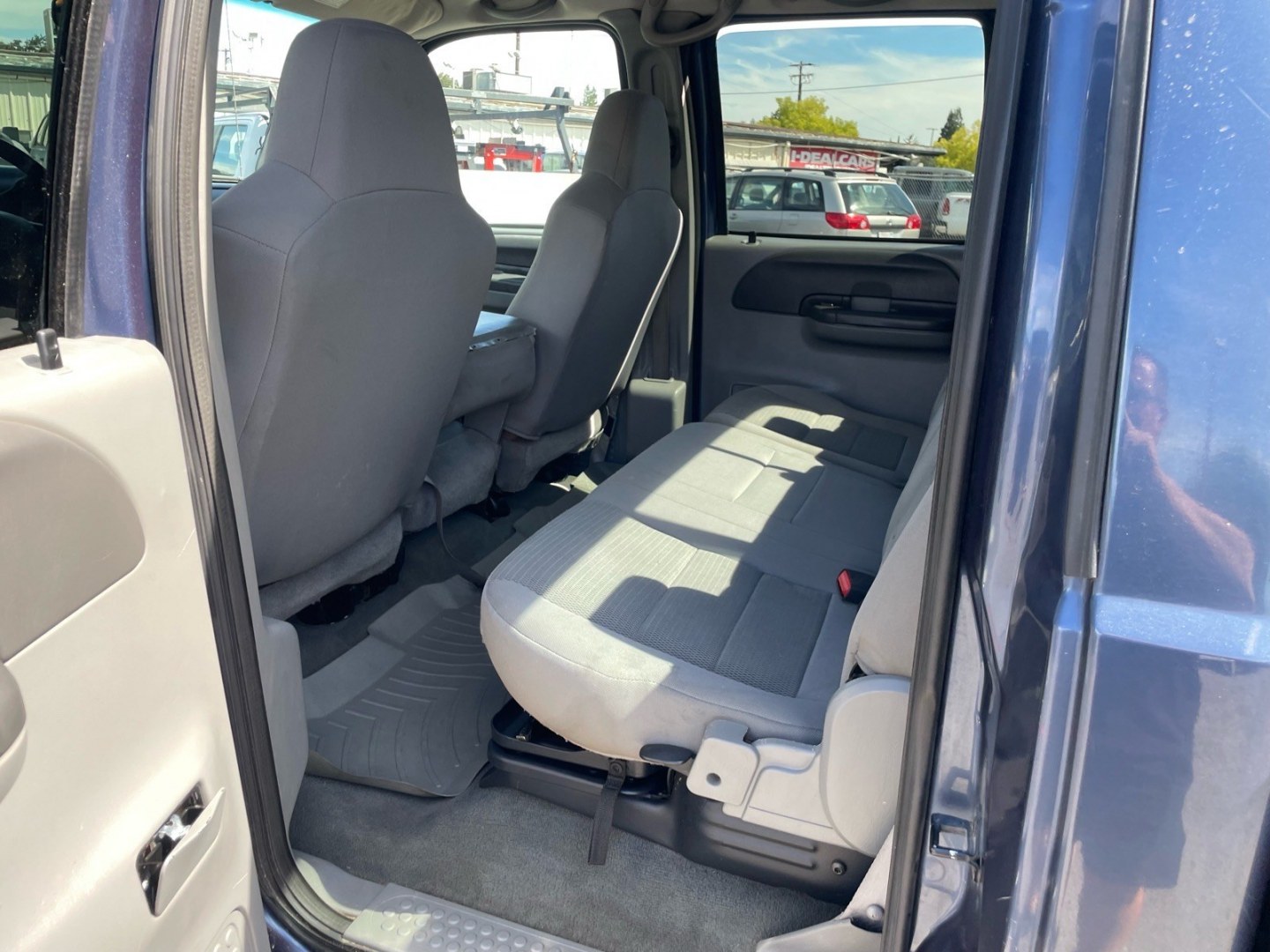 2004 Medium Wedgewood Blue Clearcoat Ford F-250 Super Duty XLT (1FTNW21P44E) with an Power Stroke 6.0L Diesel Turbo V8 325hp 560ft. lbs. Other engine, 5-Speed Automatic transmission, located at 800 Riverside Ave, Roseville, CA, 95678, (916) 773-4549, 38.732265, -121.291039 - DIESEL CREW CAB 4X4 FX4 XLT CLEAN CARFAX- Photo#10
