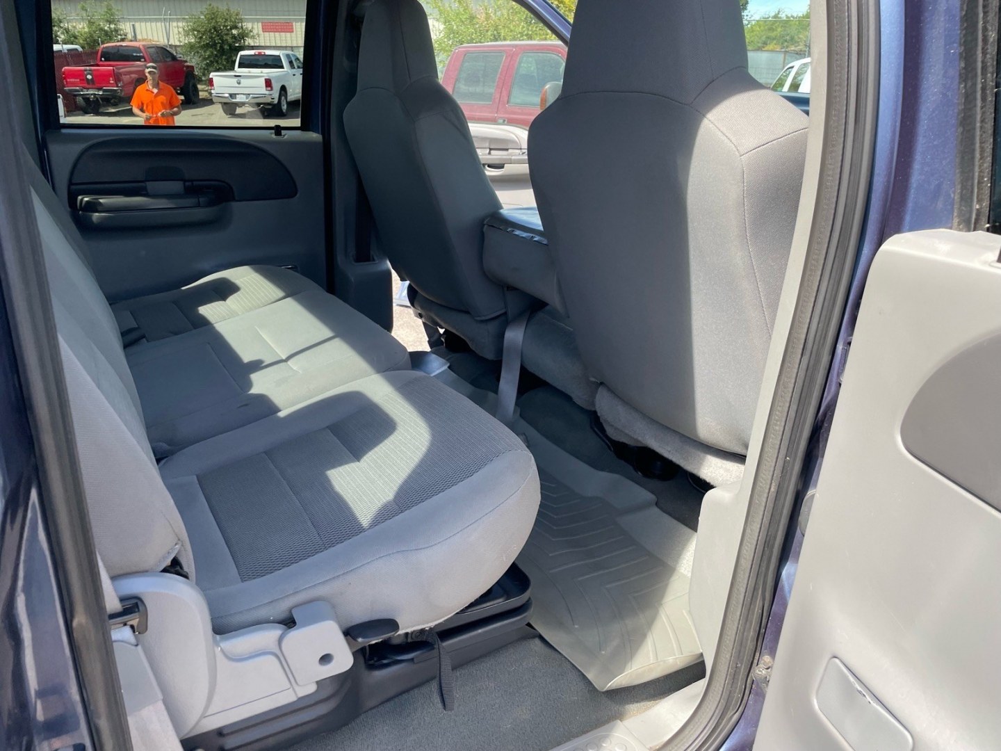 2004 Medium Wedgewood Blue Clearcoat Ford F-250 Super Duty XLT (1FTNW21P44E) with an Power Stroke 6.0L Diesel Turbo V8 325hp 560ft. lbs. Other engine, 5-Speed Automatic transmission, located at 800 Riverside Ave, Roseville, CA, 95678, (916) 773-4549, 38.732265, -121.291039 - DIESEL CREW CAB 4X4 FX4 XLT CLEAN CARFAX- Photo#12