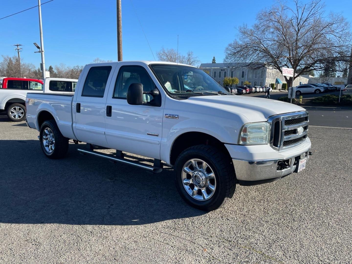 2007 Oxford White Clearcoat Ford F-250 Super Duty Lariat (1FTSW21P17E) with an 6.0L 6.0L Turbo Diesel V8 OHV 32V Direct Injection engine, 5-Speed Automatic transmission, located at 800 Riverside Ave, Roseville, CA, 95678, (916) 773-4549, 38.732265, -121.291039 - Photo#1