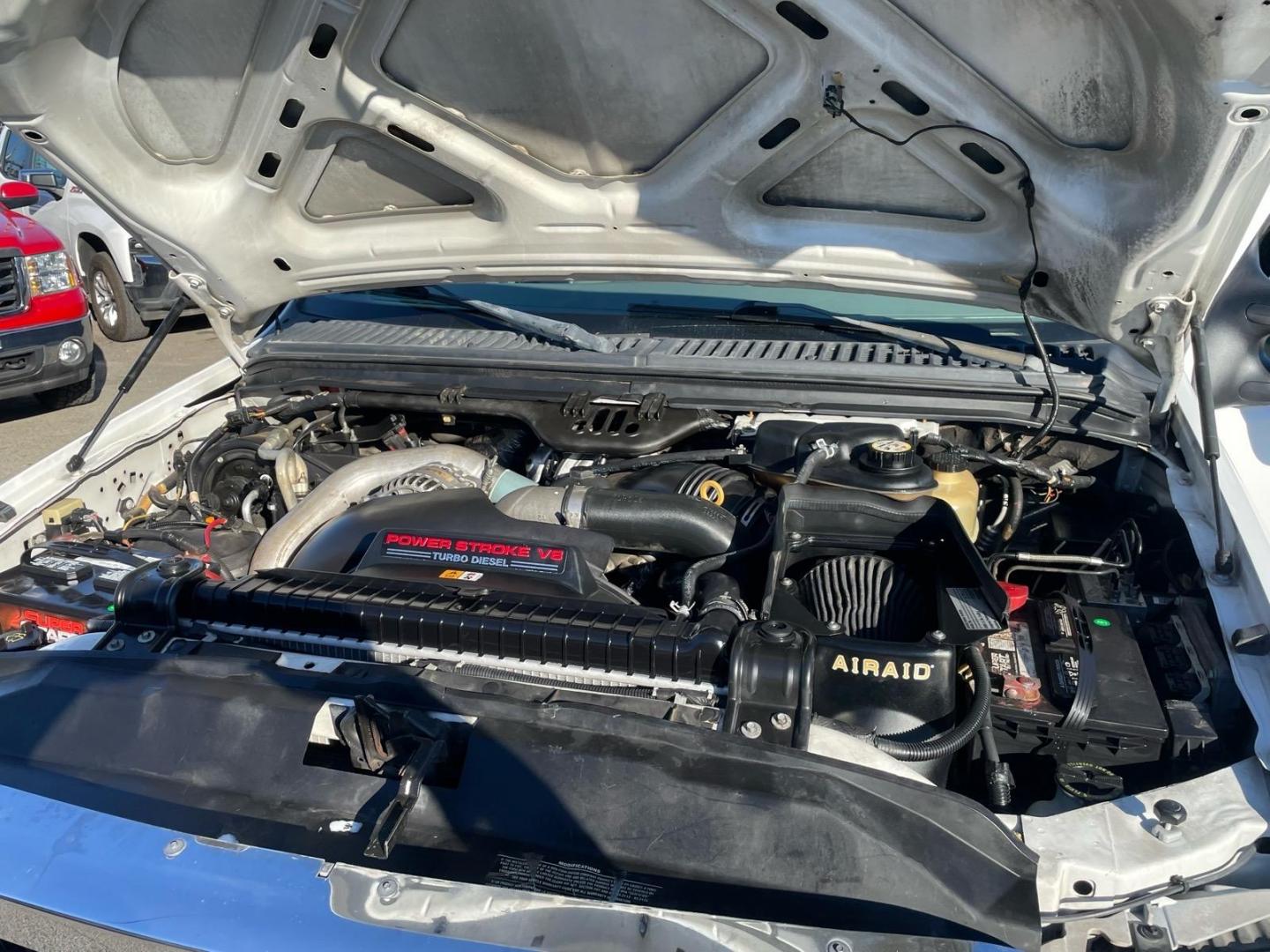 2007 Oxford White Clearcoat Ford F-250 Super Duty Lariat (1FTSW21P17E) with an 6.0L 6.0L Turbo Diesel V8 OHV 32V Direct Injection engine, 5-Speed Automatic transmission, located at 800 Riverside Ave, Roseville, CA, 95678, (916) 773-4549, 38.732265, -121.291039 - DIESEL CREW CAB 4X4 FX4 LARIAT LOW MILES - Photo#13