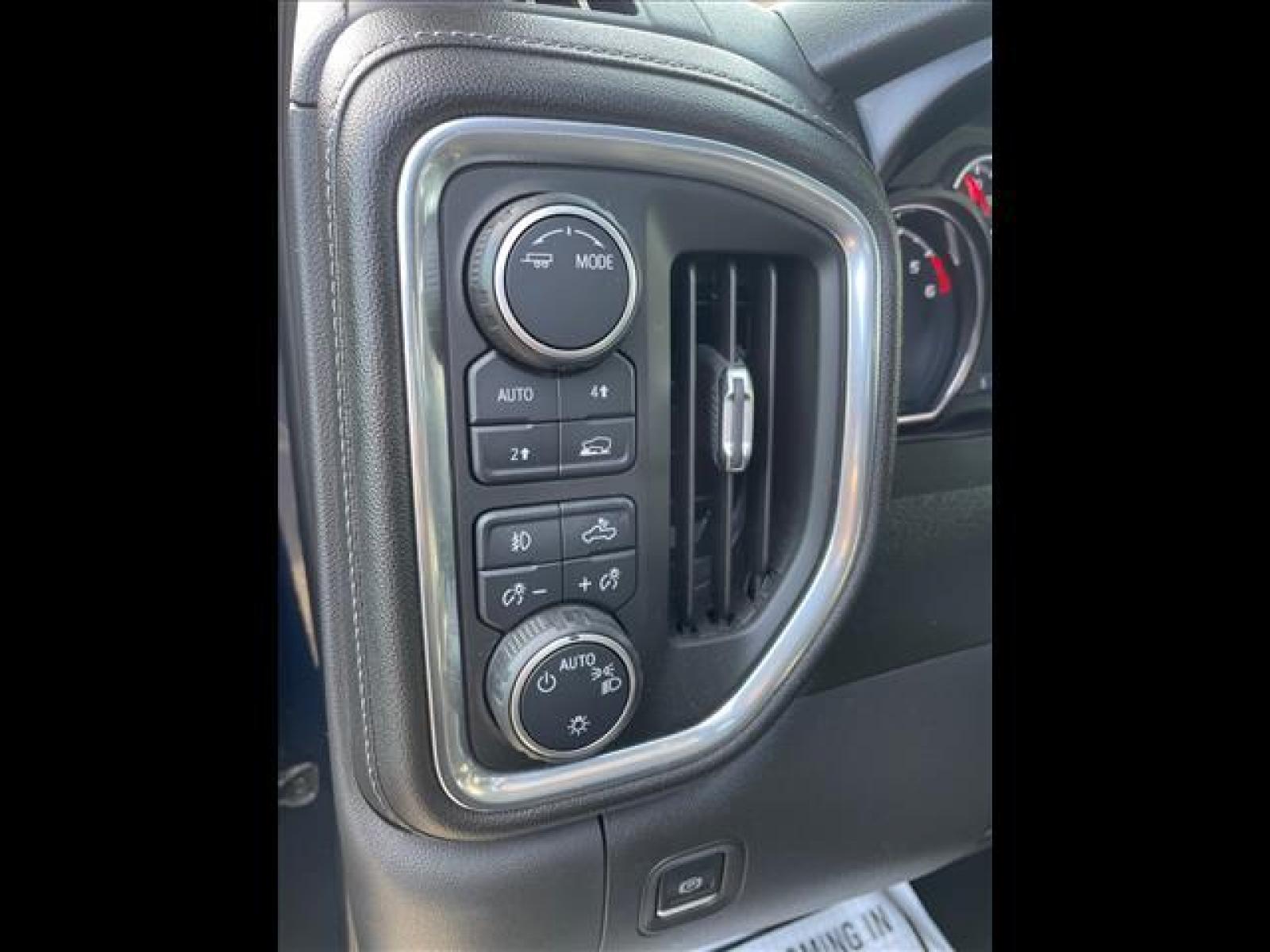 2021 Northsky Blue Metallic Chevrolet Silverado 1500 RST (3GCUYEET6MG) with an 3.0L Duramax 3.0L Diesel Turbo Common Rail Direct Injection engine, 8-Speed Shiftable Automatic transmission, located at 800 Riverside Ave, Roseville, CA, 95678, (916) 773-4549, 38.732265, -121.291039 - DURAMAX DIESEL CREW CAB 4X4 RST 32K MILES ONE OWNER - Photo #11