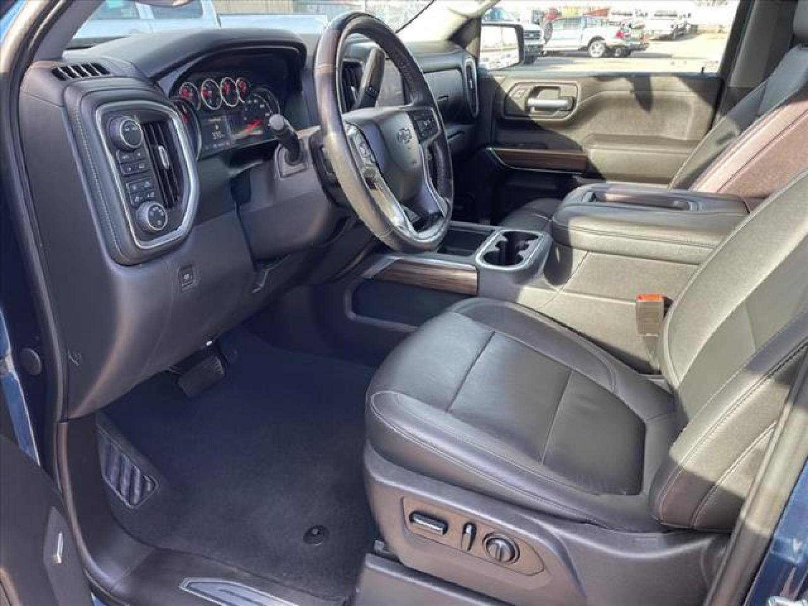 2021 Northsky Blue Metallic Chevrolet Silverado 1500 RST (3GCUYEET6MG) with an 3.0L Duramax 3.0L Diesel Turbo Common Rail Direct Injection engine, 8-Speed Shiftable Automatic transmission, located at 800 Riverside Ave, Roseville, CA, 95678, (916) 773-4549, 38.732265, -121.291039 - DURAMAX DIESEL CREW CAB 4X4 RST 32K MILES ONE OWNER - Photo #13
