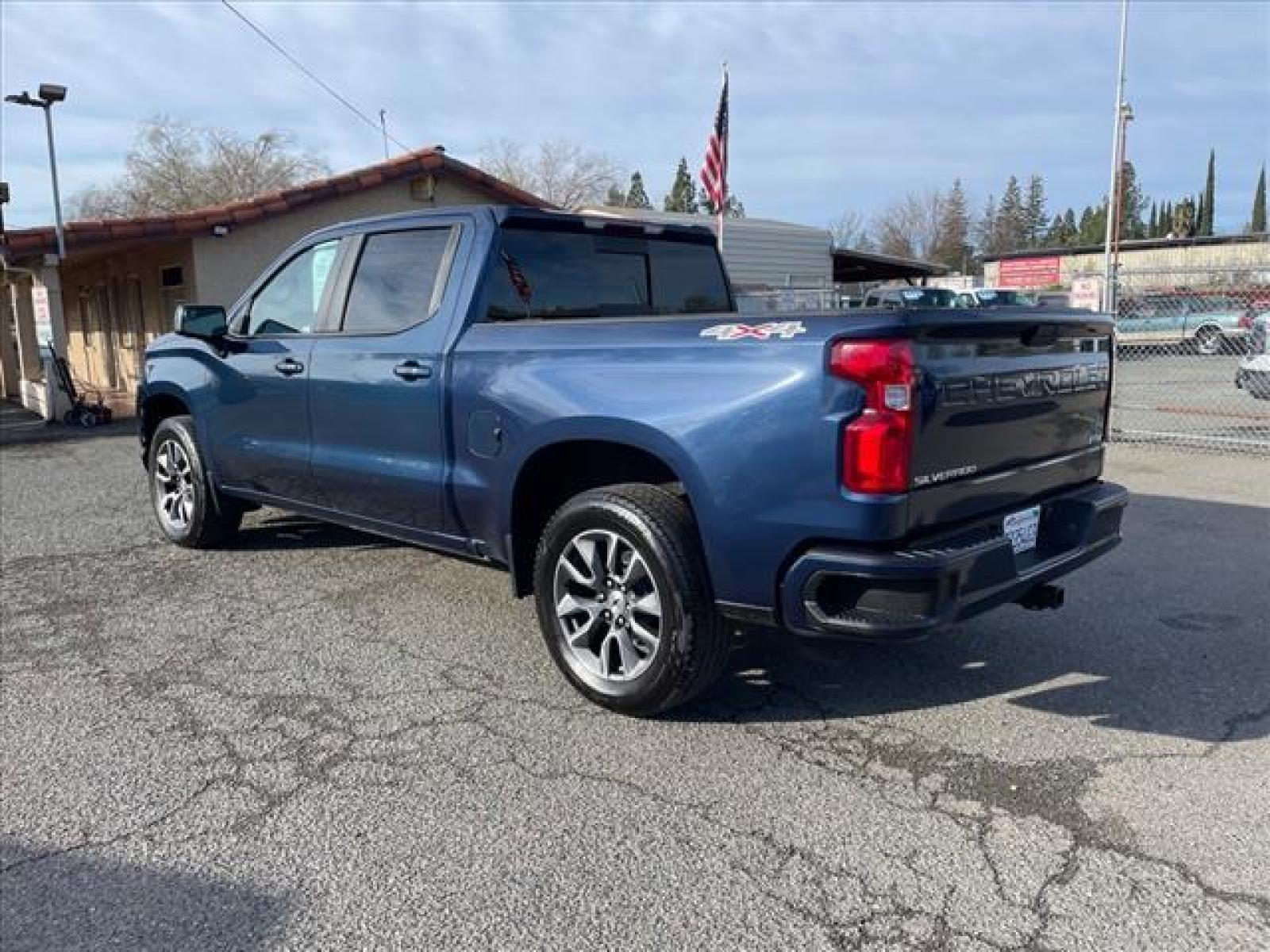 2021 Northsky Blue Metallic Chevrolet Silverado 1500 RST (3GCUYEET6MG) with an 3.0L Duramax 3.0L Diesel Turbo Common Rail Direct Injection engine, 8-Speed Shiftable Automatic transmission, located at 800 Riverside Ave, Roseville, CA, 95678, (916) 773-4549, 38.732265, -121.291039 - DURAMAX DIESEL CREW CAB 4X4 RST 32K MILES ONE OWNER - Photo #2