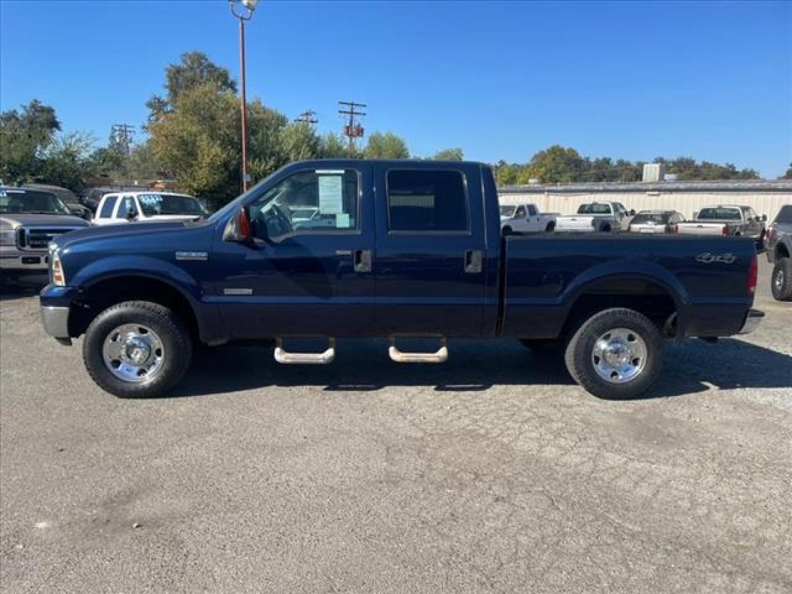 2006 True Blue Clearcoat Metallic Ford F-250 Super Duty XLT (1FTSW21P56E) with an 6.0L Power Stroke 6.0L Diesel Direct Injection engine, 5-Speed Automatic transmission, located at 800 Riverside Ave, Roseville, CA, 95678, (916) 773-4549, 38.732265, -121.291039 - DIESEL CREW CAB 4X4 XLT ONE OWNER CLEAN CARFAX - Photo #4