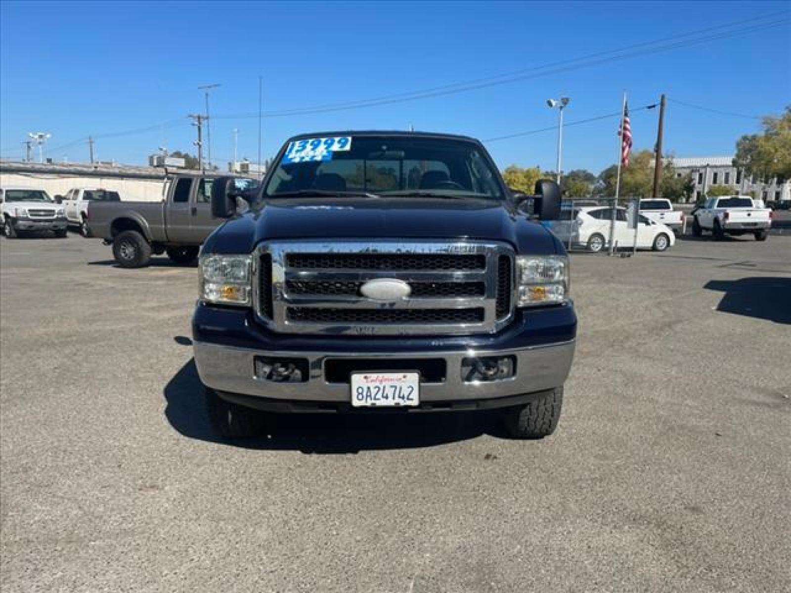 2006 True Blue Clearcoat Metallic Ford F-250 Super Duty XLT (1FTSW21P56E) with an 6.0L Power Stroke 6.0L Diesel Direct Injection engine, 5-Speed Automatic transmission, located at 800 Riverside Ave, Roseville, CA, 95678, (916) 773-4549, 38.732265, -121.291039 - DIESEL CREW CAB 4X4 XLT ONE OWNER CLEAN CARFAX - Photo #6