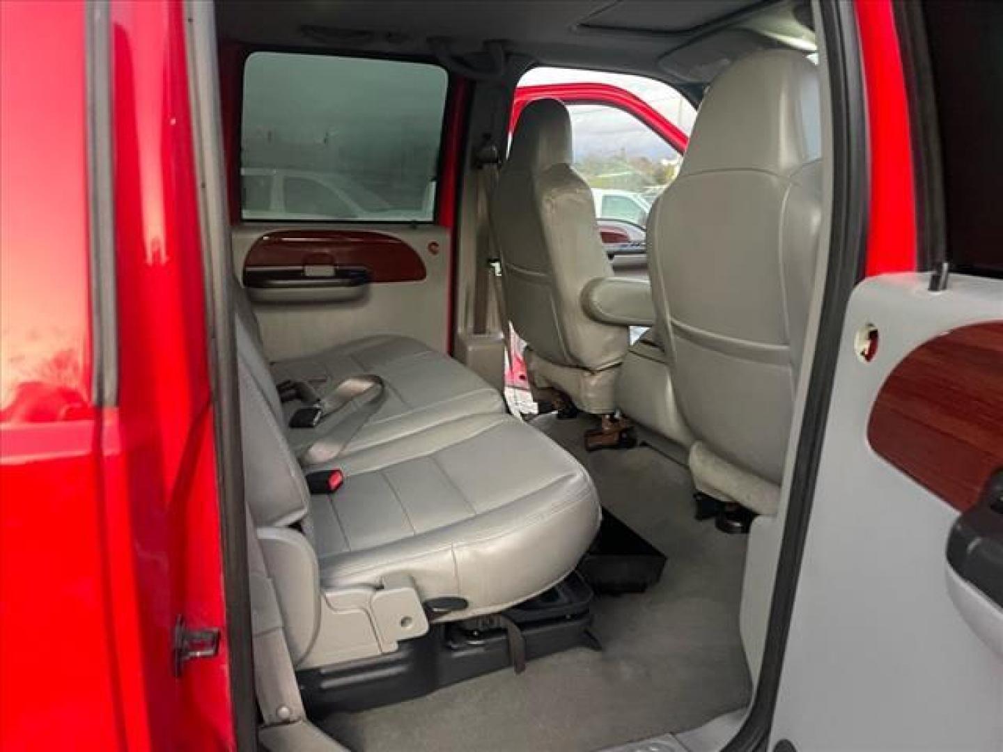 2005 Red Clearcoat Ford F-250 Super Duty Lariat (1FTSW21P05E) with an 6.0L Power Stroke 6.0L Diesel Turbo V8 325hp 560ft. lbs. Direct Injection engine, 5-Speed Automatic transmission, located at 800 Riverside Ave, Roseville, CA, 95678, (916) 773-4549, 38.732265, -121.291039 - Photo#14