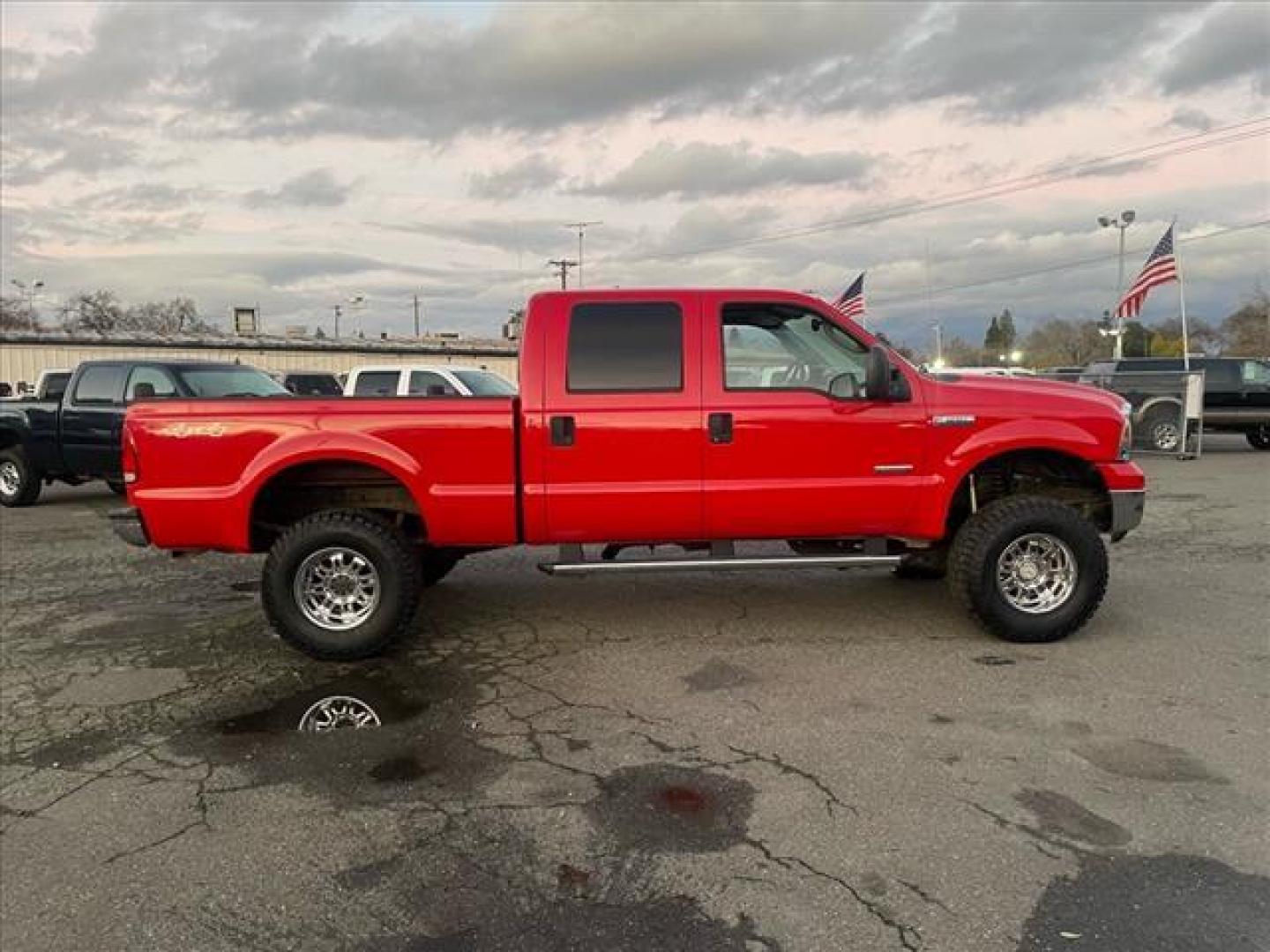 2005 Red Clearcoat Ford F-250 Super Duty Lariat (1FTSW21P05E) with an 6.0L Power Stroke 6.0L Diesel Turbo V8 325hp 560ft. lbs. Direct Injection engine, 5-Speed Automatic transmission, located at 800 Riverside Ave, Roseville, CA, 95678, (916) 773-4549, 38.732265, -121.291039 - Photo#5