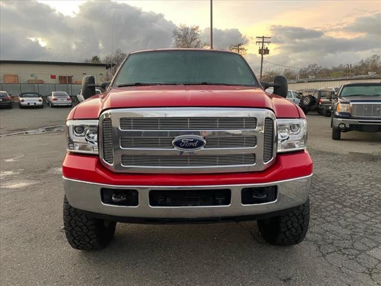 2005 Red Clearcoat Ford F-250 Super Duty Lariat (1FTSW21P05E) with an 6.0L Power Stroke 6.0L Diesel Turbo V8 325hp 560ft. lbs. Direct Injection engine, 5-Speed Automatic transmission, located at 800 Riverside Ave, Roseville, CA, 95678, (916) 773-4549, 38.732265, -121.291039 - Photo#7