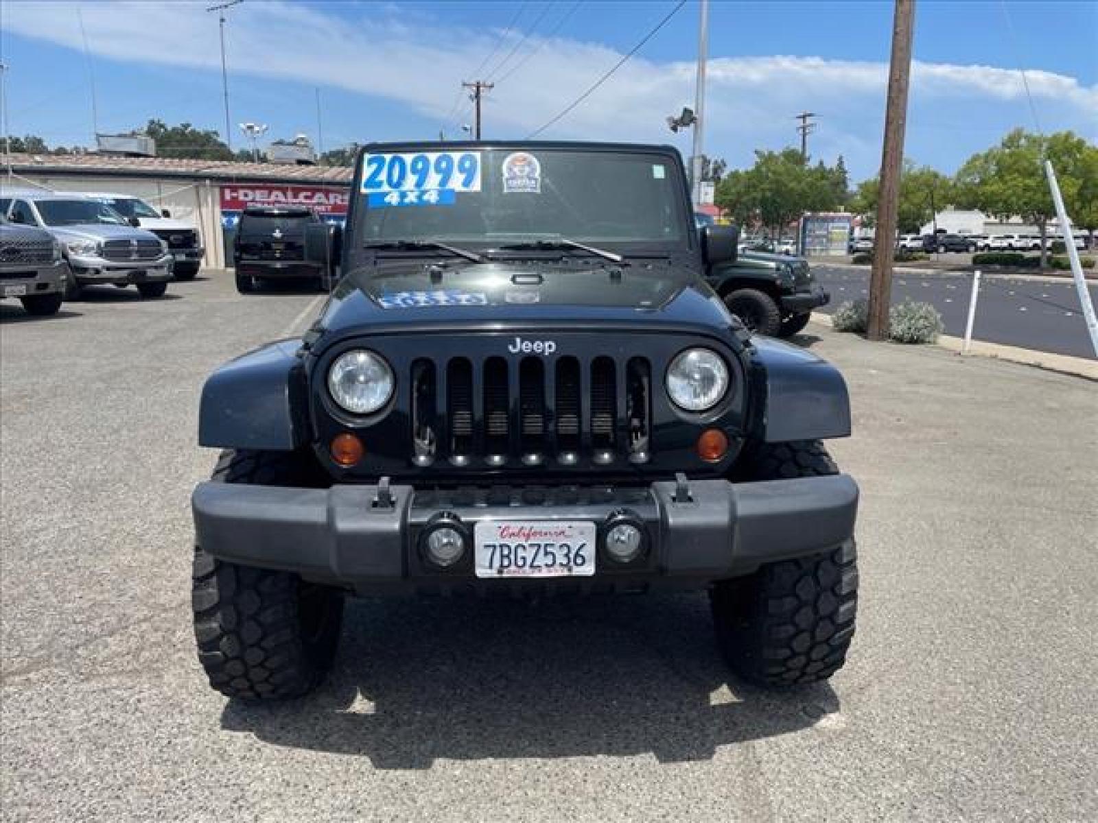 2013 Black Clear Coat Jeep Wrangler Unlimited Sahara (1C4BJWEG2DL) with an 3.6L 3.6L V6 285hp 260ft. lbs. Sequential Multiport Fuel Injection engine, 5-Speed Automatic transmission, located at 800 Riverside Ave, Roseville, CA, 95678, (916) 773-4549, 38.732265, -121.291039 - 4X4 UNLIMITED SAHARA HARDTOP CUSTOM WHEELS ONE OWNER - Photo #7