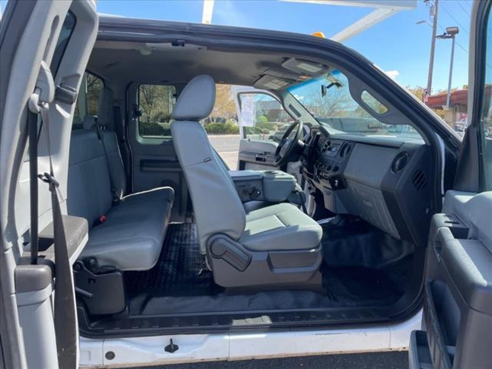 2015 Oxford White Ford F-350 Super Duty XL (1FD8X3FT4FE) with an 6.7L Power Stroke 6.7L Biodies Common Rail Direct Injection engine, 6-Speed Shiftable Automatic transmission, located at 800 Riverside Ave, Roseville, CA, 95678, (916) 773-4549, 38.732265, -121.291039 - DIESEL SUPER CAB 4X4 SCELZI UTILITY BED SERVICE RECORDS ONE OWNER - Photo #13