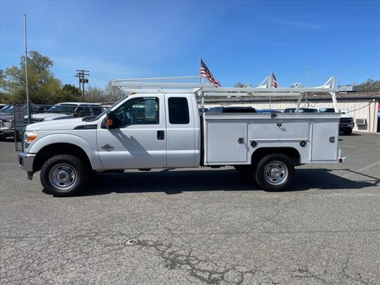 2015 Oxford White Ford F-350 Super Duty XL (1FD8X3FT4FE) with an 6.7L Power Stroke 6.7L Biodies Common Rail Direct Injection engine, 6-Speed Shiftable Automatic transmission, located at 800 Riverside Ave, Roseville, CA, 95678, (916) 773-4549, 38.732265, -121.291039 - DIESEL SUPER CAB 4X4 SCELZI UTILITY BED SERVICE RECORDS ONE OWNER - Photo #4