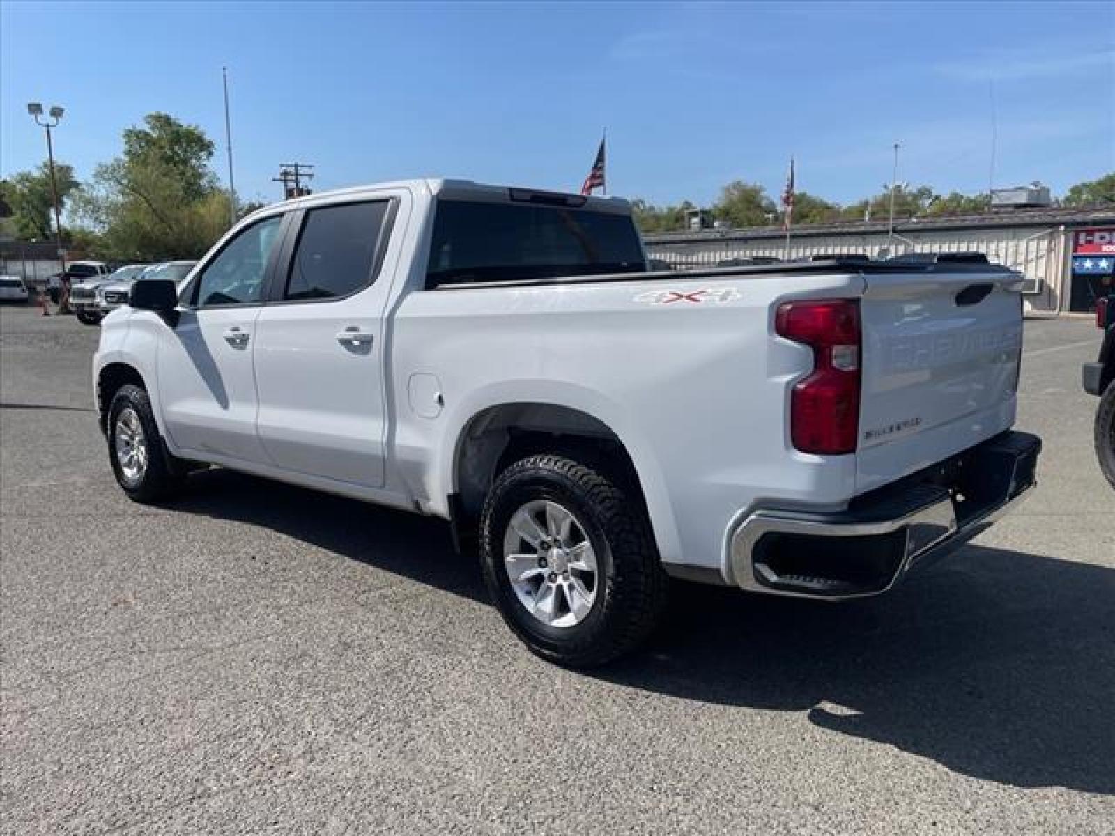 2019 Summit White Chevrolet Silverado 1500 LT (1GCUYDED8KZ) with an 5.3L EcoTec3 5.3L V8 355hp 383 Direct Injection engine, 8-Speed Shiftable Automatic transmission, located at 800 Riverside Ave, Roseville, CA, 95678, (916) 773-4549, 38.732265, -121.291039 - 4X4 CREW CAB LT ONE OWNER SERVICE RECORDS ON CLEAN CARFAX - Photo #2