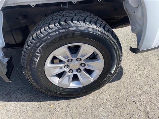 2019 Summit White Chevrolet Silverado 1500 LT (1GCUYDED8KZ) with an 5.3L EcoTec3 5.3L V8 355hp 383ft. lbs. Direct Injection engine, 8-Speed Shiftable Automatic transmission, located at 800 Riverside Ave, Roseville, CA, 95678, 916-773-4549 & Toll Free: 866-719-4393, 38.732265, -121.291039 - 4X4 CREW CAB LT NEW TIRES ONE OWNER SERVICE RECORDS ON CLEAN CARFAX - Photo #6