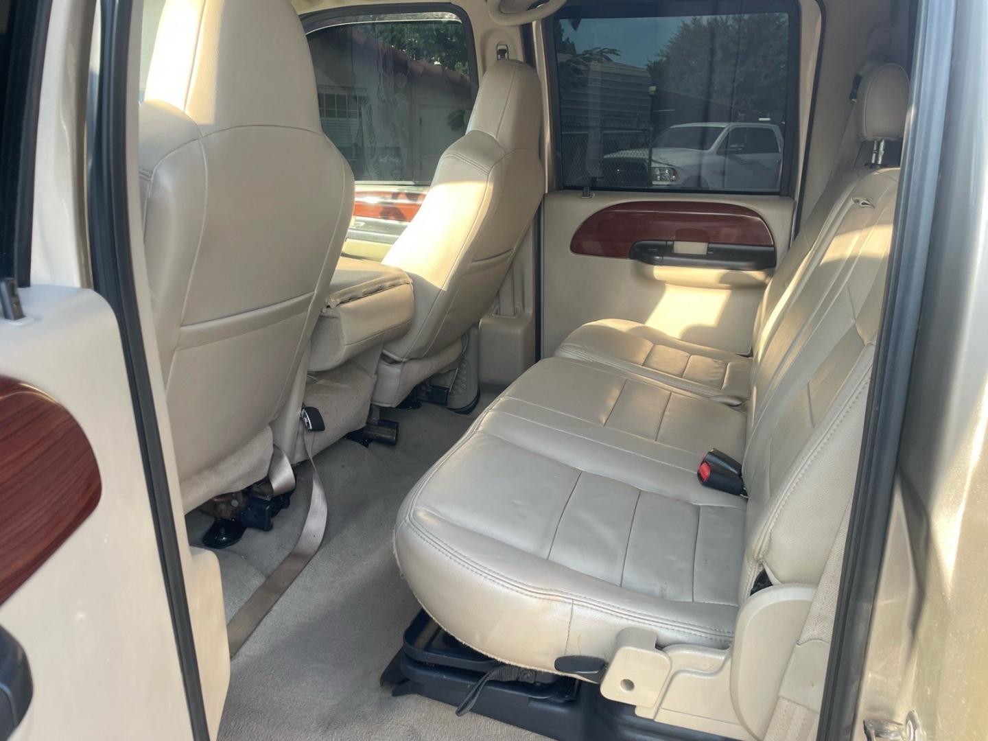 2006 Arizona Beige Clearcoat Metallic Ford F-250 Super Duty Lariat (1FTSW21P76E) with an 6.0L Power Stroke 6.0L Diesel Turbo V8 325hp 560ft. lbs. Direct Injection engine, 5-Speed Automatic transmission, located at 800 Riverside Ave, Roseville, CA, 95678, (916) 773-4549, 38.732265, -121.291039 - DIESEL CREW CAB 4X4 LARIAT MOON ROOF- Photo#12