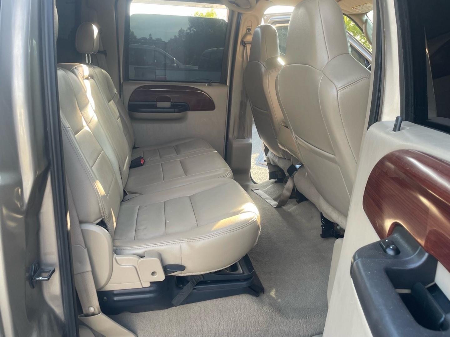 2006 Arizona Beige Clearcoat Metallic Ford F-250 Super Duty Lariat (1FTSW21P76E) with an 6.0L Power Stroke 6.0L Diesel Turbo V8 325hp 560ft. lbs. Direct Injection engine, 5-Speed Automatic transmission, located at 800 Riverside Ave, Roseville, CA, 95678, (916) 773-4549, 38.732265, -121.291039 - DIESEL CREW CAB 4X4 LARIAT MOON ROOF- Photo#14