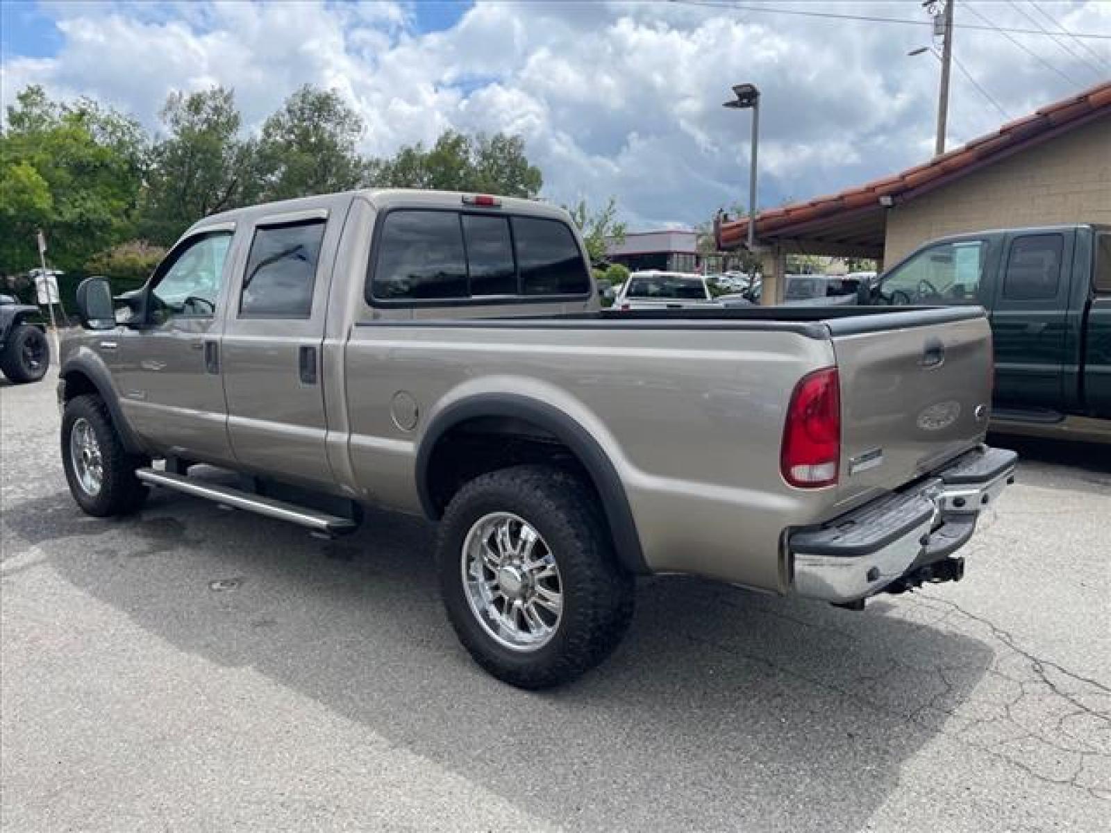 2006 Arizona Beige Clearcoat Metallic Ford F-250 Super Duty Lariat (1FTSW21P76E) with an 6.0L Power Stroke 6.0L Diesel Direct Injection engine, 5-Speed Automatic transmission, located at 800 Riverside Ave, Roseville, CA, 95678, (916) 773-4549, 38.732265, -121.291039 - DIESEL CREW CAB 4X4 LARIAT LOW MILES MOON ROOF CLEAN CARFAX - Photo #2