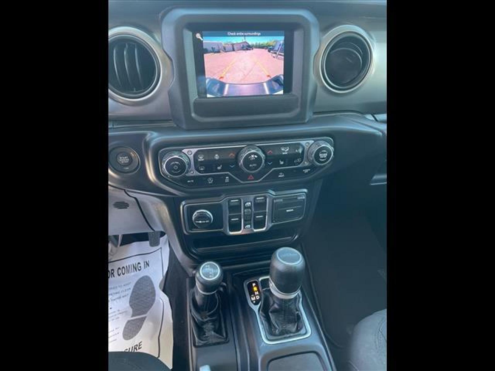 2020 Bright White Clear Coat Jeep Gladiator Sport S (1C6HJTAG1LL) with an 3.6L 3.6L V6 285hp 260ft. lbs. Sequential Multiport Fuel Injection engine, 8-Speed Shiftable Automatic transmission, located at 800 Riverside Ave, Roseville, CA, 95678, (916) 773-4549, 38.732265, -121.291039 - 4X4 SPORT 49K MILES ONE OWNER CLEAN CARFAX - Photo #9