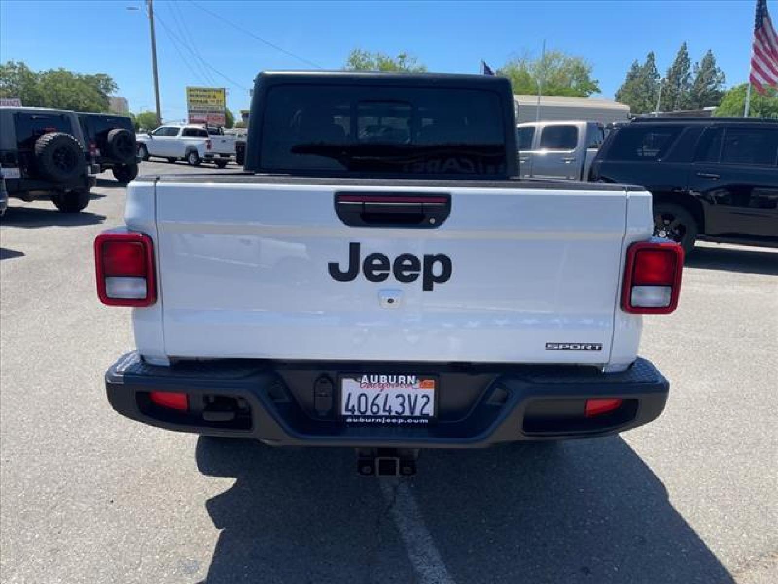 2020 Bright White Clear Coat Jeep Gladiator Sport S (1C6HJTAG1LL) with an 3.6L 3.6L V6 285hp 260ft. lbs. Sequential Multiport Fuel Injection engine, 8-Speed Shiftable Automatic transmission, located at 800 Riverside Ave, Roseville, CA, 95678, (916) 773-4549, 38.732265, -121.291039 - Photo #7