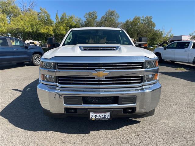 2018 Summit White Chevrolet Silverado 2500HD Work Truck (1GC1KUEY3JF) with an 6.6L Duramax 6.6L Biodiesel Turbo V8 445hp 910ft. lbs. Common Rail Direct Injection engine, 6-Speed Shiftable Automatic transmission, located at 800 Riverside Ave, Roseville, CA, 95678, 916-773-4549 & Toll Free: 866-719-4393, 38.732265, -121.291039 - DURAMAX DIESEL CREW CAB 4X4 ONE OWNER CLEAN CARFAX - Photo #7