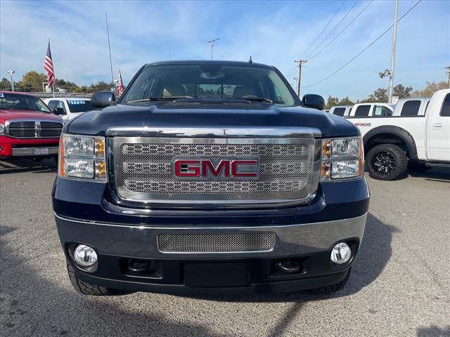 2012 Midnight Blue Metallic GMC Sierra 2500HD SLT (1GT121E87CF) with an 6.6L Duramax 6.6L Diesel Turbo V8 397hp 765ft. lbs. Common Rail Direct Injection engine, Allison 1000 6-Speed Shiftable Automatic transmission, located at 800 Riverside Ave, Roseville, CA, 95678, 916-773-4549 & Toll Free: 866-719-4393, 38.732265, -121.291039 - DURAMAX DIESEL CREW CAB 4X4 SLT 87K MILES DVD ALLISON TRANSMISSION - Photo #7