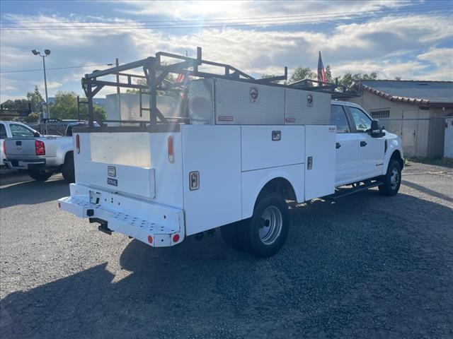 2019 White Ford F-350 Super Duty XL (1FD8W3HT2KE) with an 6.7L Power Stroke 6.7L Biodiesel Turbo V8 330hp 750ft. lbs. Common Rail Direct Injection engine, 6-Speed Shiftable Automatic transmission, located at 800 Riverside Ave, Roseville, CA, 95678, 916-773-4549 & Toll Free: 866-719-4393, 38.732265, -121.291039 - DIESEL CREW CAB DUALLY 4X4 UTILITY BED SERVICE RECORDS ON CLEAN CARFAX - Photo #4