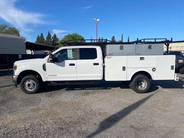 2019 White Ford F-350 Super Duty XL (1FD8W3HT2KE) with an 6.7L Power Stroke 6.7L Biodiesel Turbo V8 330hp 750ft. lbs. Common Rail Direct Injection engine, 6-Speed Shiftable Automatic transmission, located at 800 Riverside Ave, Roseville, CA, 95678, 916-773-4549 & Toll Free: 866-719-4393, 38.732265, -121.291039 - DIESEL CREW CAB DUALLY 4X4 UTILITY BED SERVICE RECORDS ON CLEAN CARFAX - Photo #5
