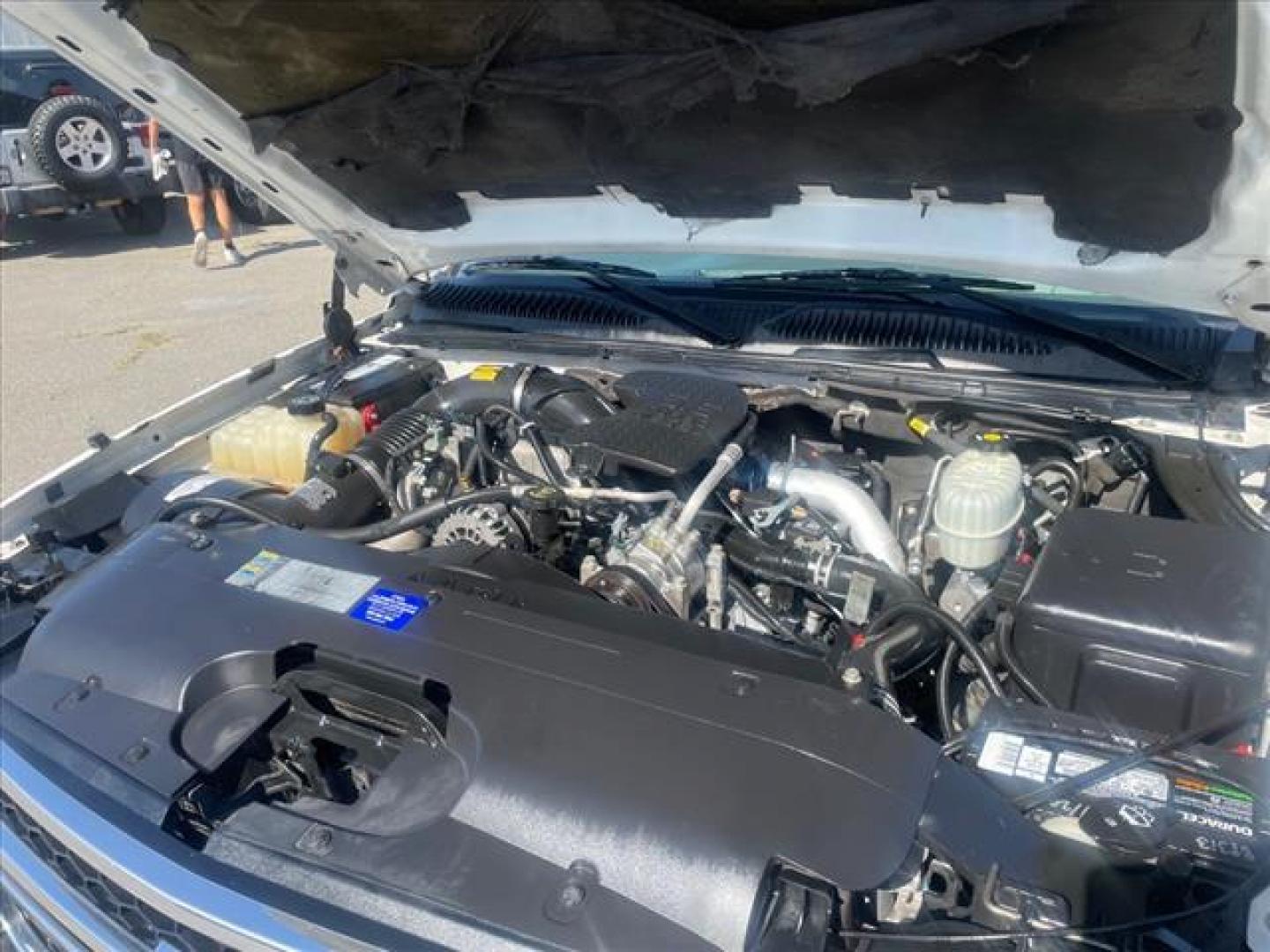 2007 Summit White Chevrolet Silverado 3500 Classic Work Truck (1GBJC34D17E) with an V-8 Other engine, Allison 1000 6-Speed Shiftable Automatic transmission, located at 800 Riverside Ave, Roseville, CA, 95678, (916) 773-4549, 38.732265, -121.291039 - Photo#12
