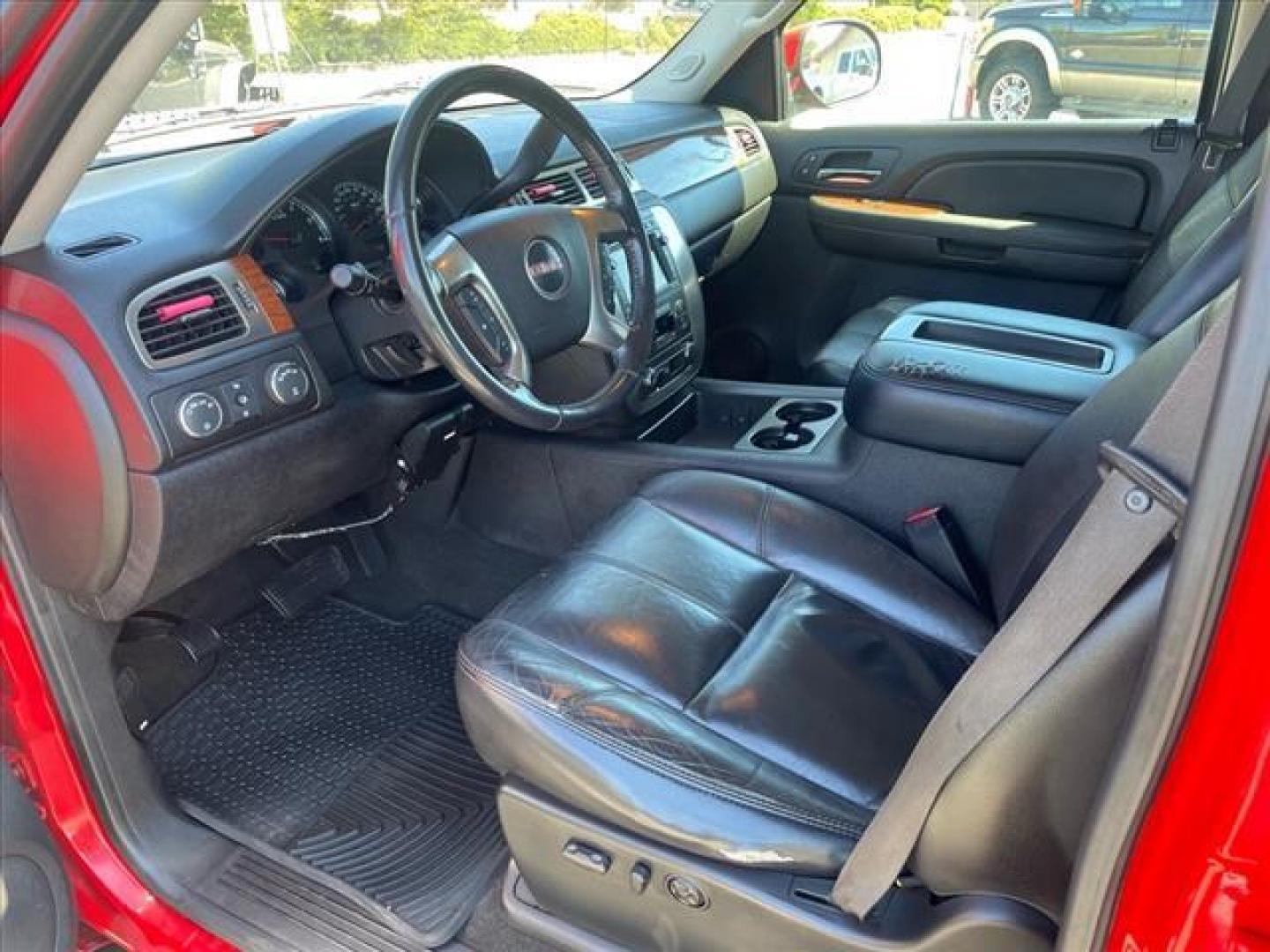 2007 Fire Red GMC Sierra 1500 SLT (2GTFK13Y871) with an 6.0L VortecMAX 6.0L V8 367hp 375ft. lbs. Other engine, 4-Speed Automatic transmission, located at 800 Riverside Ave, Roseville, CA, 95678, (916) 773-4549, 38.732265, -121.291039 - 4X4 CREW CAB SLT VORTEC MAX LOW MILES LEATHER DVD ONE OWNER SERVICE RECORDS - Photo#13