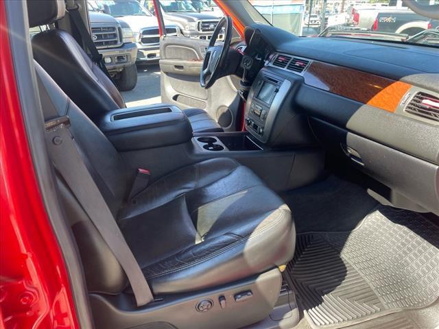 2007 Fire Red GMC Sierra 1500 SLT (2GTFK13Y871) with an 6.0L VortecMAX 6.0L V8 367hp 375ft. lbs. Other engine, 4-Speed Automatic transmission, located at 800 Riverside Ave, Roseville, CA, 95678, (916) 773-4549, 38.732265, -121.291039 - 4X4 CREW CAB SLT VORTEC MAX LOW MILES LEATHER DVD ONE OWNER SERVICE RECORDS - Photo#15
