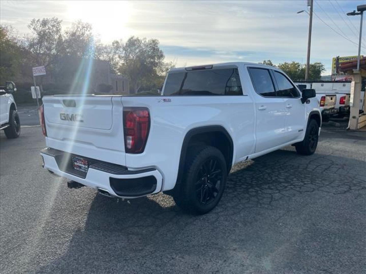2021 Summit White GMC Sierra 1500 Elevation (3GTU9CET0MG) with an 3.0L Duramax 3.0L Diesel Turbo I6 277hp 460ft. lbs. Common Rail Direct Injection engine, 10-Speed Shiftable Automatic transmission, located at 800 Riverside Ave, Roseville, CA, 95678, (916) 773-4549, 38.732265, -121.291039 - Photo#4
