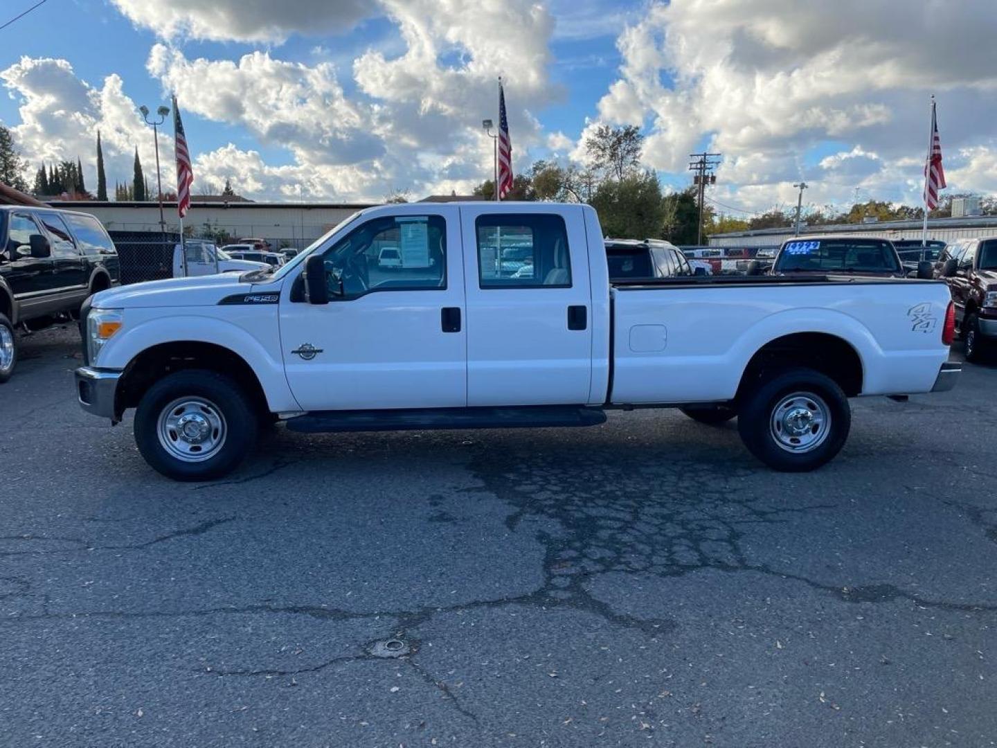 2013 Oxford White Ford F-350 Super Duty XL (1FT8W3BT4DE) with an 6.7L Power Stroke 6.7L Biodiesel Turbo V8 400hp 800ft. lbs. Common Rail Direct Injection engine, 6-Speed Shiftable Automatic transmission, located at 800 Riverside Ave, Roseville, CA, 95678, (916) 773-4549, 38.732265, -121.291039 - DIESEL CREW CAB 4X4 ONE OWNER CLEAN CARFAX - Photo#5