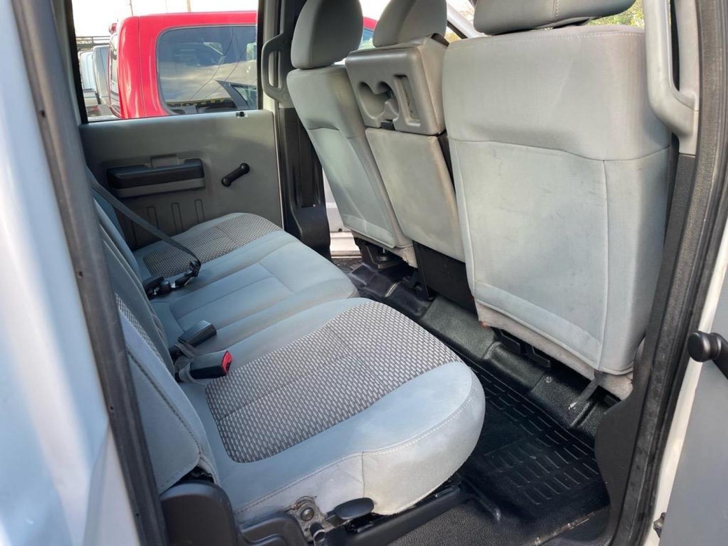 2013 Oxford White Ford F-350 Super Duty XL (1FT8W3BT4DE) with an 6.7L Power Stroke 6.7L Biodiesel Turbo V8 400hp 800ft. lbs. Common Rail Direct Injection engine, 6-Speed Shiftable Automatic transmission, located at 800 Riverside Ave, Roseville, CA, 95678, (916) 773-4549, 38.732265, -121.291039 - DIESEL CREW CAB 4X4 ONE OWNER CLEAN CARFAX - Photo#14