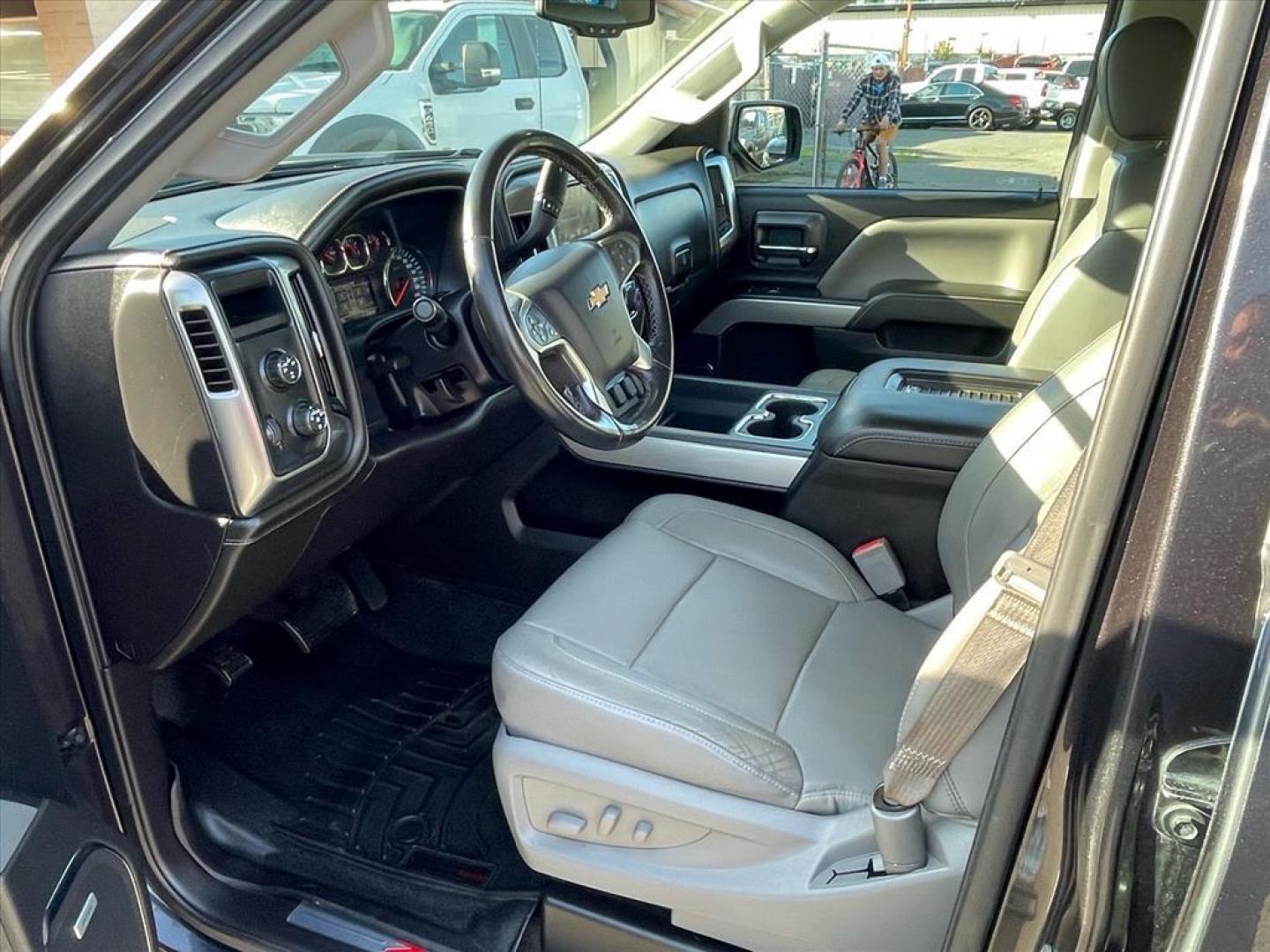 2016 Autumn Bronze Metallic Chevrolet Silverado 1500 LTZ Z71 (1GCVKSEC3GZ) with an 5.3L EcoTec3 5.3L V8 355hp 383ft. lbs. Direct Injection engine, 6-Speed Shiftable Automatic w/Overdrive transmission, located at 800 Riverside Ave, Roseville, CA, 95678, (916) 773-4549, 38.732265, -121.291039 - 4X4 Z-71 DOUBLE CAB LTZ CLEAN CARFAX - Photo#9