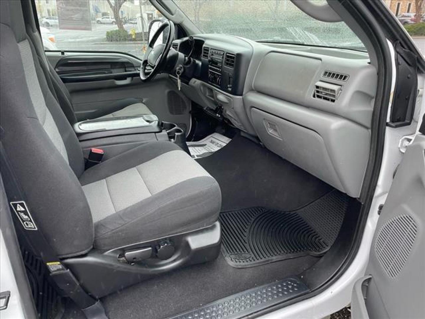 2003 Oxford White Ford F-250 Super Duty XLT (1FTNW20P43E) with an 6.0L Power Stroke 6.0L Diesel Turbo V8 325hp 560ft. lbs. Other engine, 5-Speed Automatic transmission, located at 800 Riverside Ave, Roseville, CA, 95678, (916) 773-4549, 38.732265, -121.291039 - Photo#12