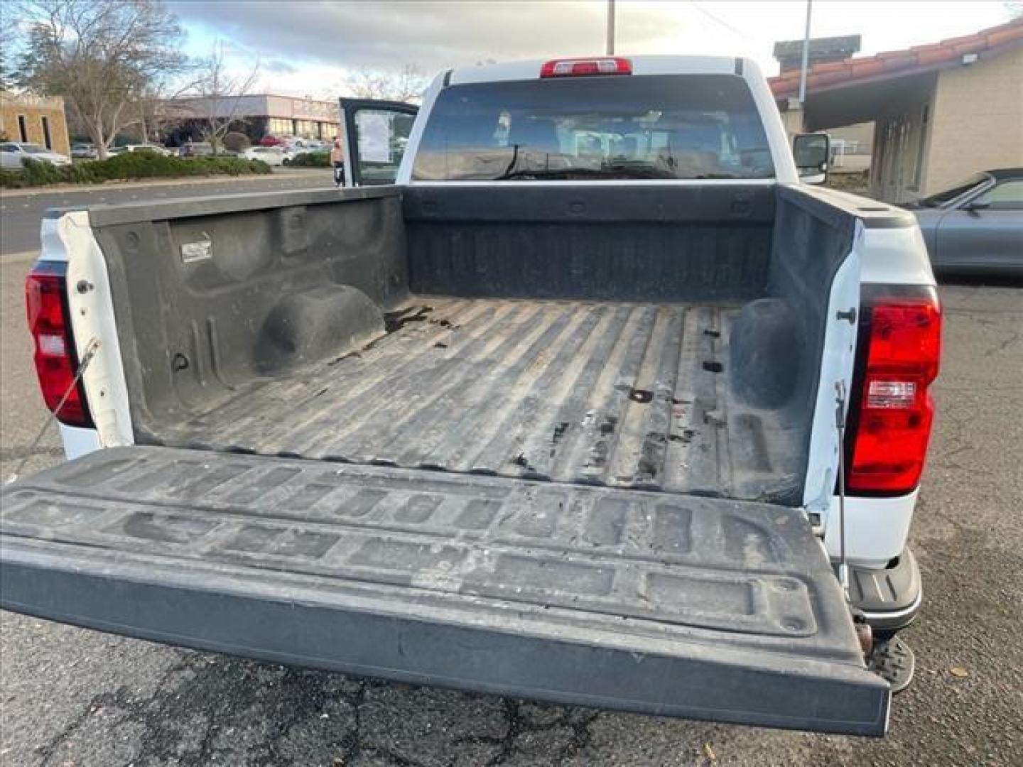 2014 Summit White Chevrolet Silverado 1500 LT (3GCUKREC7EG) with an 5.3L EcoTec3 5.3L Flex Fuel V8 355hp 383ft. lbs. Direct Injection engine, 6-Speed Shiftable Automatic w/Overdrive transmission, located at 800 Riverside Ave, Roseville, CA, 95678, (916) 773-4549, 38.732265, -121.291039 - Photo#9