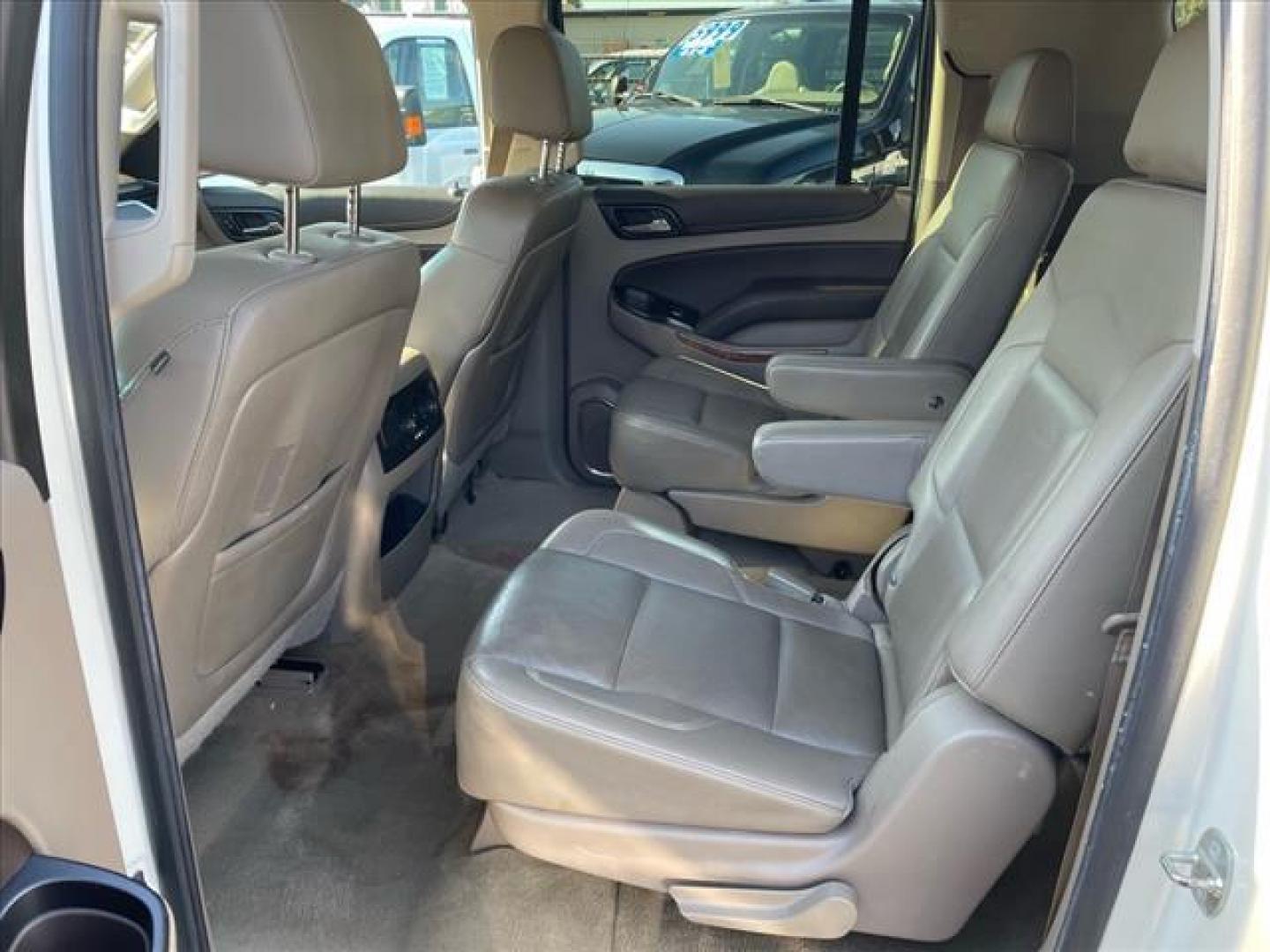 2015 White Diamond Tricoat Chevrolet Suburban LTZ (1GNSKKKC0FR) with an 5.3L EcoTec3 5.3L Flex Fuel V8 355hp 383ft. lbs. Direct Injection engine, 6-Speed Shiftable Automatic w/Overdrive transmission, located at 800 Riverside Ave, Roseville, CA, 95678, (916) 773-4549, 38.732265, -121.291039 - Photo#12