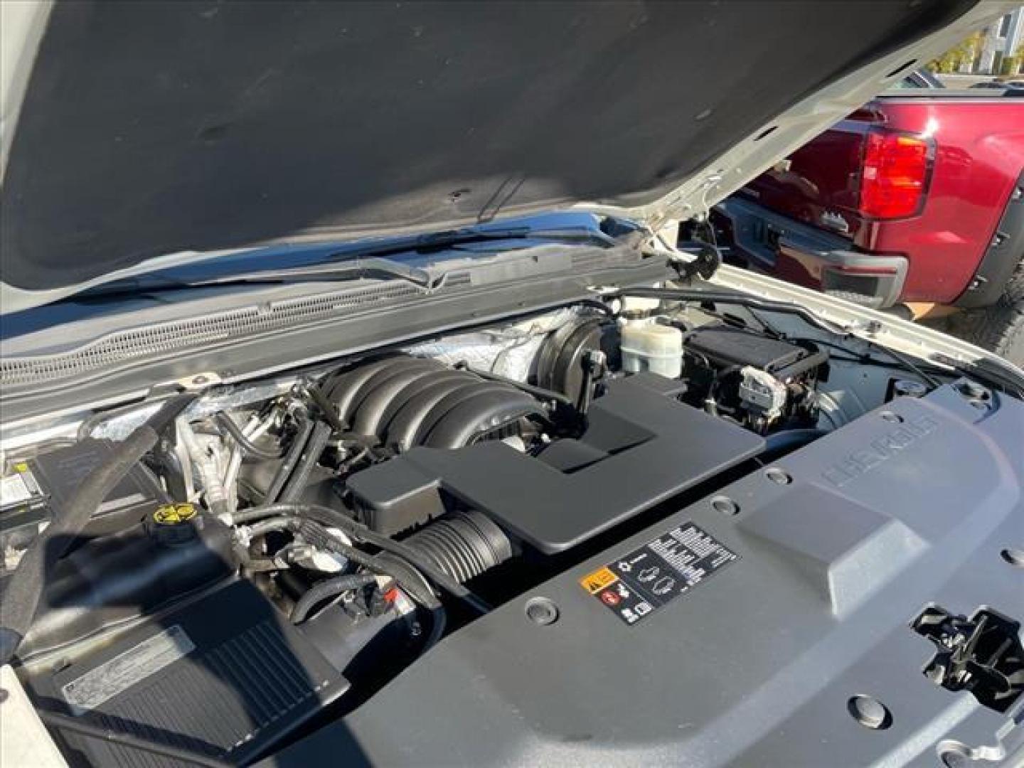 2015 White Diamond Tricoat Chevrolet Suburban LTZ (1GNSKKKC0FR) with an 5.3L EcoTec3 5.3L Flex Fuel V8 355hp 383ft. lbs. Direct Injection engine, 6-Speed Shiftable Automatic w/Overdrive transmission, located at 800 Riverside Ave, Roseville, CA, 95678, (916) 773-4549, 38.732265, -121.291039 - Photo#17