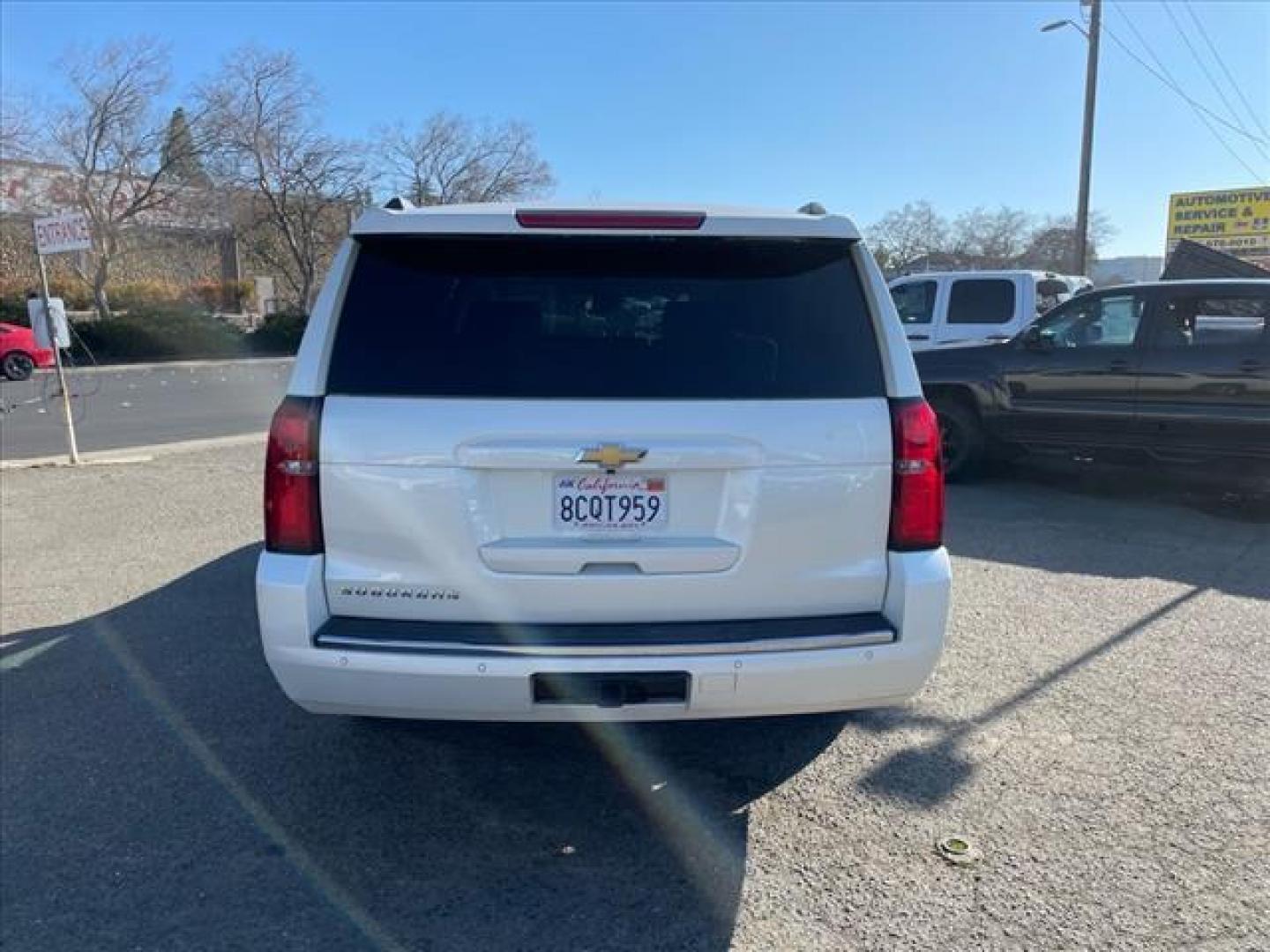2015 White Diamond Tricoat Chevrolet Suburban LTZ (1GNSKKKC0FR) with an 5.3L EcoTec3 5.3L Flex Fuel V8 355hp 383ft. lbs. Direct Injection engine, 6-Speed Shiftable Automatic w/Overdrive transmission, located at 800 Riverside Ave, Roseville, CA, 95678, (916) 773-4549, 38.732265, -121.291039 - Photo#7