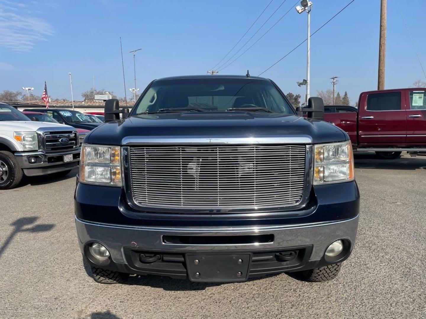 2008 Deep Blue Metallic GMC Sierra 2500HD SLE1 (1GTHK23628F) with an 6.6L Duramax 6.6L Diesel Turbo V8 365hp 660ft. lbs. Common Rail Direct Injection engine, Allison 1000 6-Speed Shiftable Automatic transmission, located at 800 Riverside Ave, Roseville, CA, 95678, (916) 773-4549, 38.732265, -121.291039 - DURAMAX DIESEL CREW CAB 4X4 SLE ALLISON TRANSMISSION CLEAN CARFAX - Photo#8