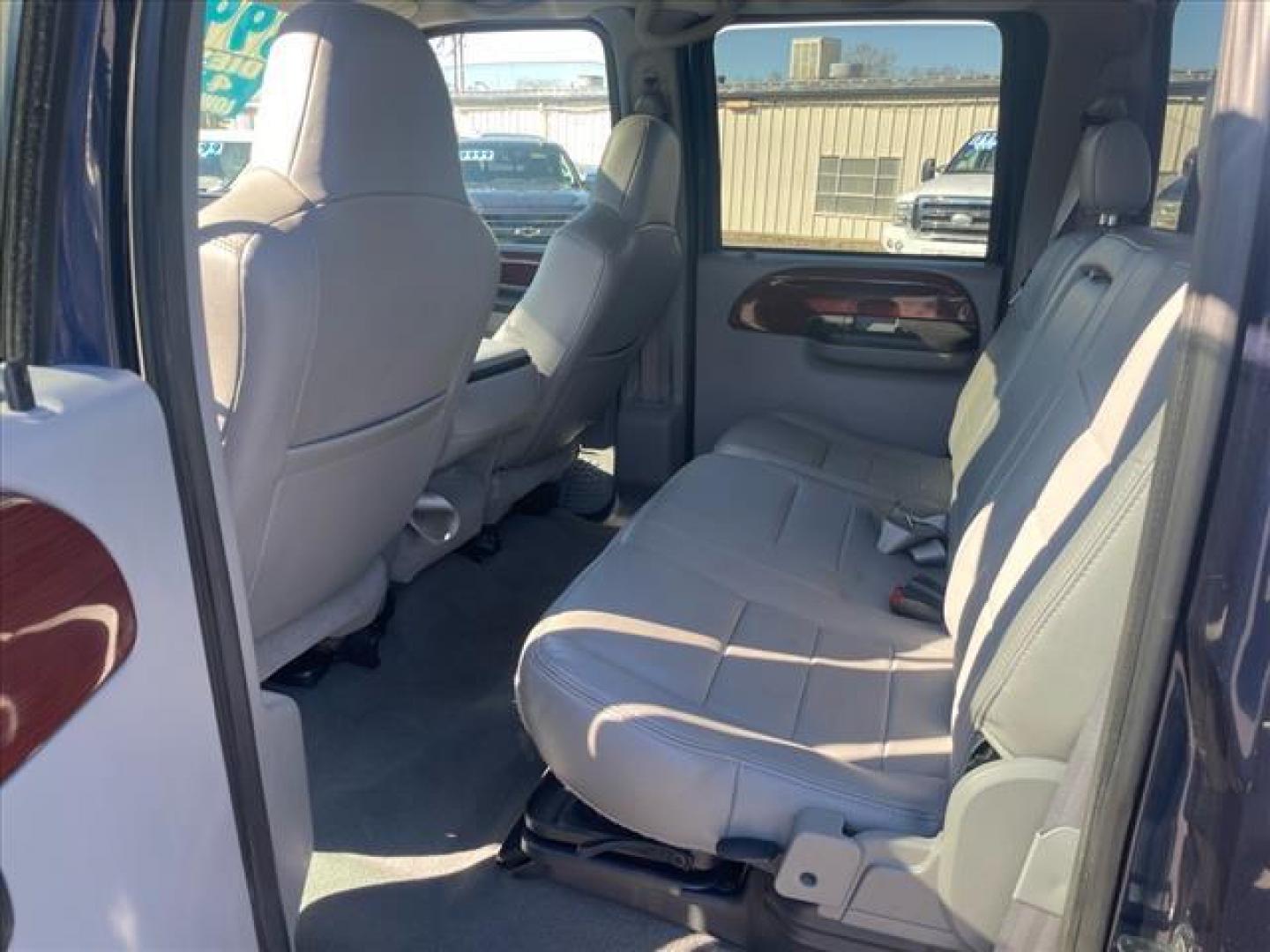 2007 True Blue Clearcoat Metallic Ford F-250 Super Duty Lariat (1FTSW21P37E) with an 6.0L 6.0L Turbo Diesel V8 OHV 32V Direct Injection engine, 5-Speed Automatic transmission, located at 800 Riverside Ave, Roseville, CA, 95678, (916) 773-4549, 38.732265, -121.291039 - DIESEL CREW CAB 4X4 FX4 LARIAT LOW MILES MOON ROOF ONE OWNER CLEAN CARFAX - Photo#12