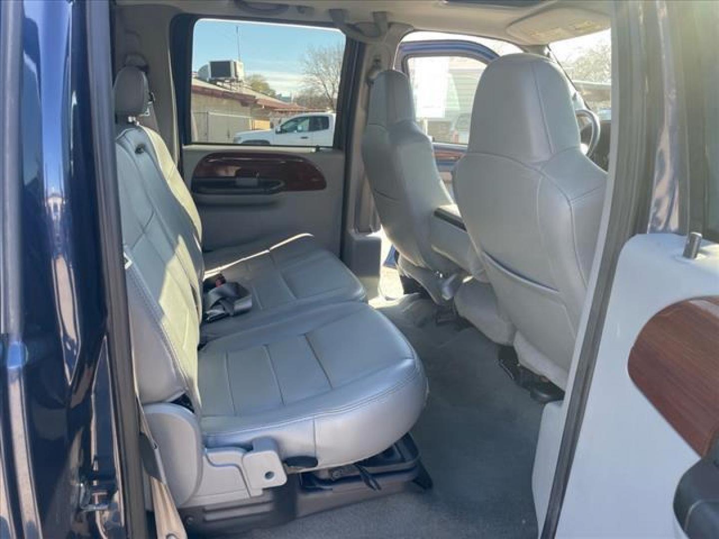 2007 True Blue Clearcoat Metallic Ford F-250 Super Duty Lariat (1FTSW21P37E) with an 6.0L 6.0L Turbo Diesel V8 OHV 32V Direct Injection engine, 5-Speed Automatic transmission, located at 800 Riverside Ave, Roseville, CA, 95678, (916) 773-4549, 38.732265, -121.291039 - DIESEL CREW CAB 4X4 FX4 LARIAT LOW MILES MOON ROOF ONE OWNER CLEAN CARFAX - Photo#14