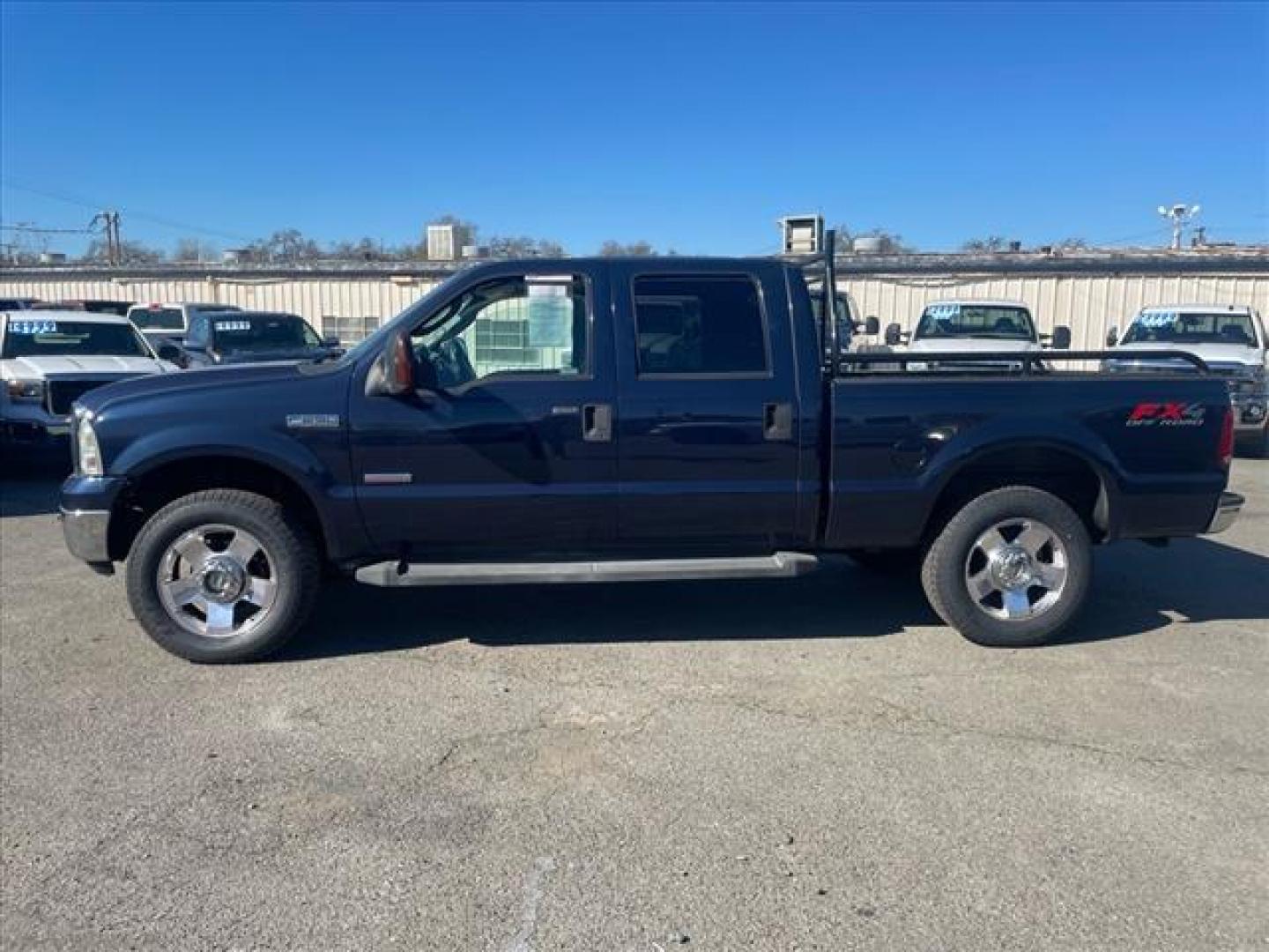 2007 True Blue Clearcoat Metallic Ford F-250 Super Duty Lariat (1FTSW21P37E) with an 6.0L 6.0L Turbo Diesel V8 OHV 32V Direct Injection engine, 5-Speed Automatic transmission, located at 800 Riverside Ave, Roseville, CA, 95678, (916) 773-4549, 38.732265, -121.291039 - DIESEL CREW CAB 4X4 FX4 LARIAT LOW MILES MOON ROOF ONE OWNER CLEAN CARFAX - Photo#4