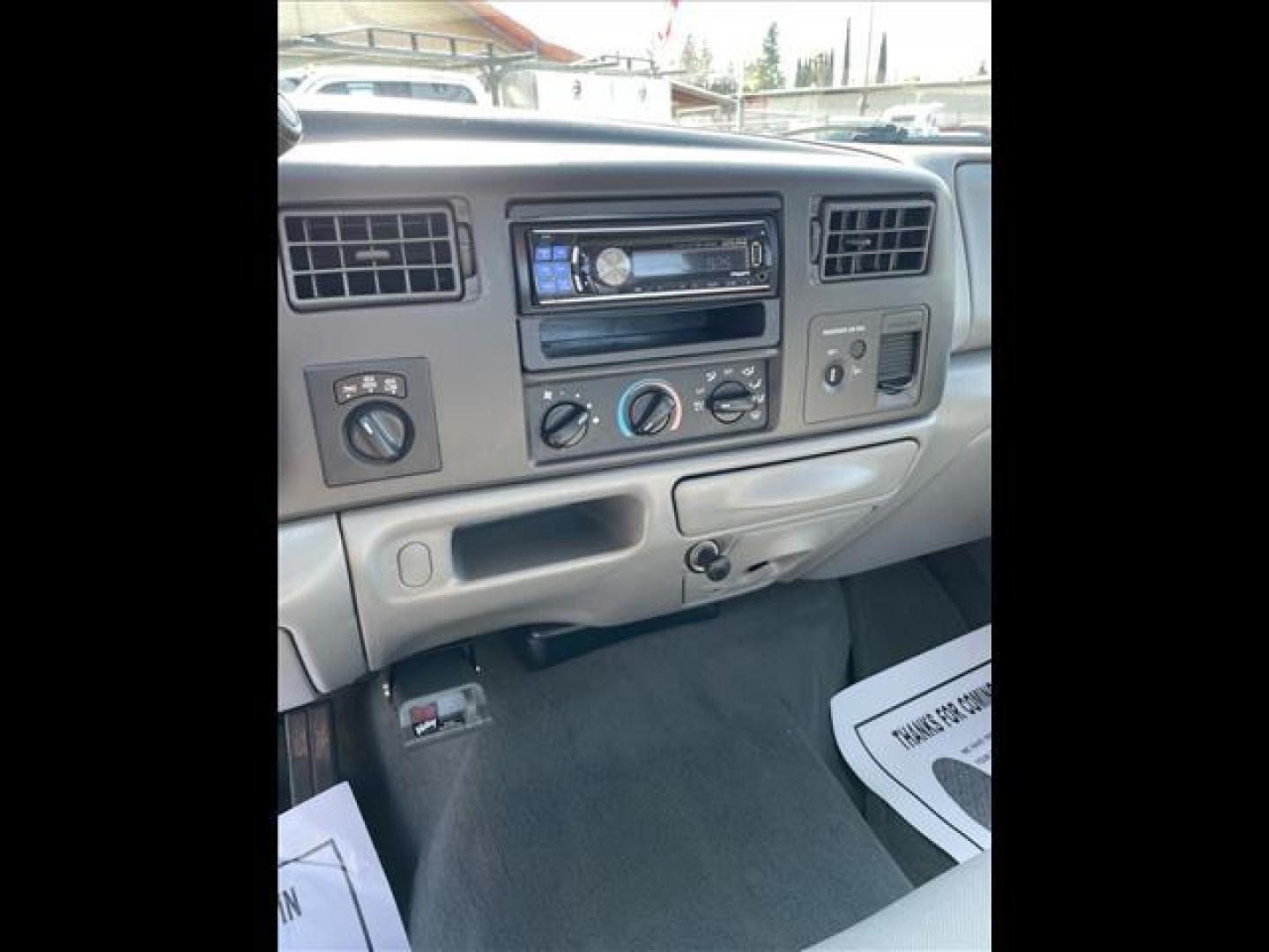 2004 Silver Clearcoat Metallic Ford F-350 Super Duty XLT (1FTSX31P84E) with an Power Stroke 6.0L Diesel Turbo V8 325hp 560ft. lbs. Other engine, 5-Speed Automatic transmission, located at 800 Riverside Ave, Roseville, CA, 95678, (916) 773-4549, 38.732265, -121.291039 - DIESEL SUPER CAB 4X4 FX4 XLT 91K MILES SERVICE RECORDS ONE OWNER CLEAN CARFAX - Photo#10