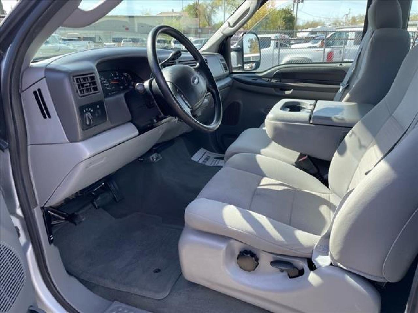 2004 Silver Clearcoat Metallic Ford F-350 Super Duty XLT (1FTSX31P84E) with an Power Stroke 6.0L Diesel Turbo V8 325hp 560ft. lbs. Other engine, 5-Speed Automatic transmission, located at 800 Riverside Ave, Roseville, CA, 95678, (916) 773-4549, 38.732265, -121.291039 - DIESEL SUPER CAB 4X4 FX4 XLT 91K MILES SERVICE RECORDS ONE OWNER CLEAN CARFAX - Photo#12