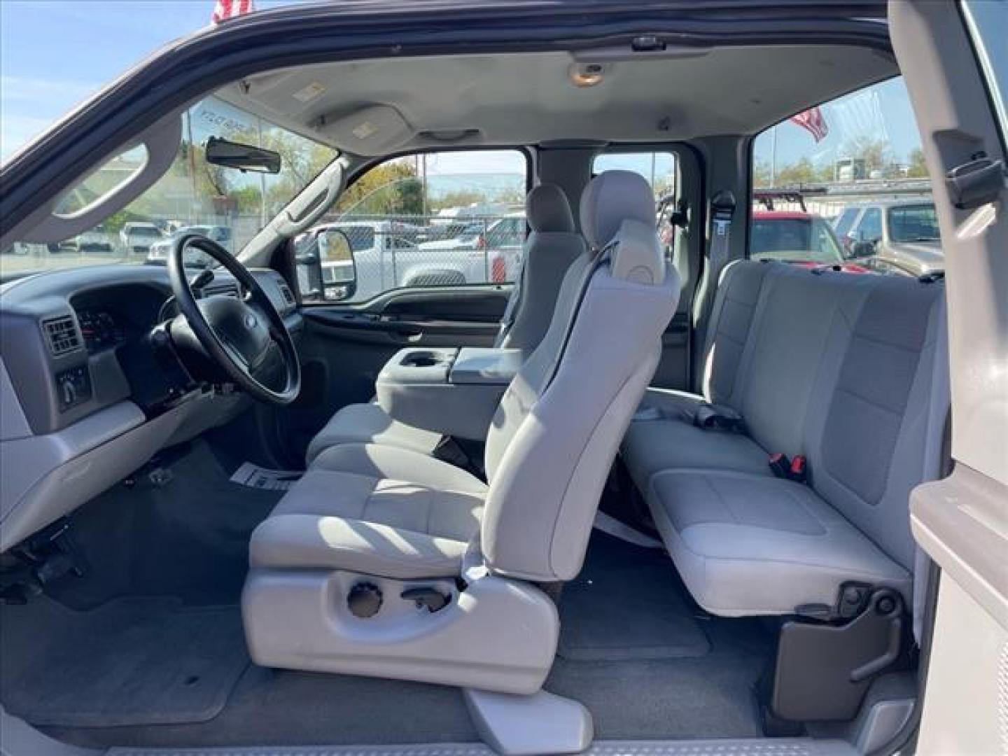 2004 Silver Clearcoat Metallic Ford F-350 Super Duty XLT (1FTSX31P84E) with an Power Stroke 6.0L Diesel Turbo V8 325hp 560ft. lbs. Other engine, 5-Speed Automatic transmission, located at 800 Riverside Ave, Roseville, CA, 95678, (916) 773-4549, 38.732265, -121.291039 - DIESEL SUPER CAB 4X4 FX4 XLT 91K MILES SERVICE RECORDS ONE OWNER CLEAN CARFAX - Photo#13