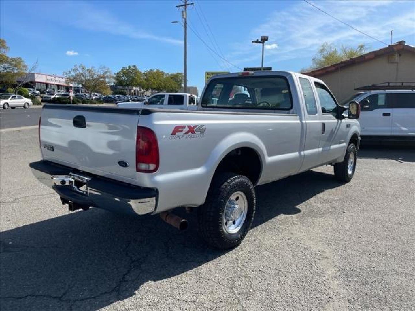 2004 Silver Clearcoat Metallic Ford F-350 Super Duty XLT (1FTSX31P84E) with an Power Stroke 6.0L Diesel Turbo V8 325hp 560ft. lbs. Other engine, 5-Speed Automatic transmission, located at 800 Riverside Ave, Roseville, CA, 95678, (916) 773-4549, 38.732265, -121.291039 - DIESEL SUPER CAB 4X4 FX4 XLT 91K MILES SERVICE RECORDS ONE OWNER CLEAN CARFAX - Photo#3