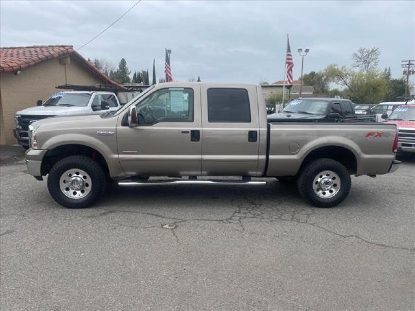 2007 Arizona Beige Clearcoat Metallic Ford F-250 Super Duty XLT (1FTSW21P97E) with an 6.0L 6.0L Turbo Diesel V8 OHV 32V Direct Injection engine, 5-Speed Automatic transmission, located at 800 Riverside Ave, Roseville, CA, 95678, (916) 773-4549, 38.732265, -121.291039 - Photo#4