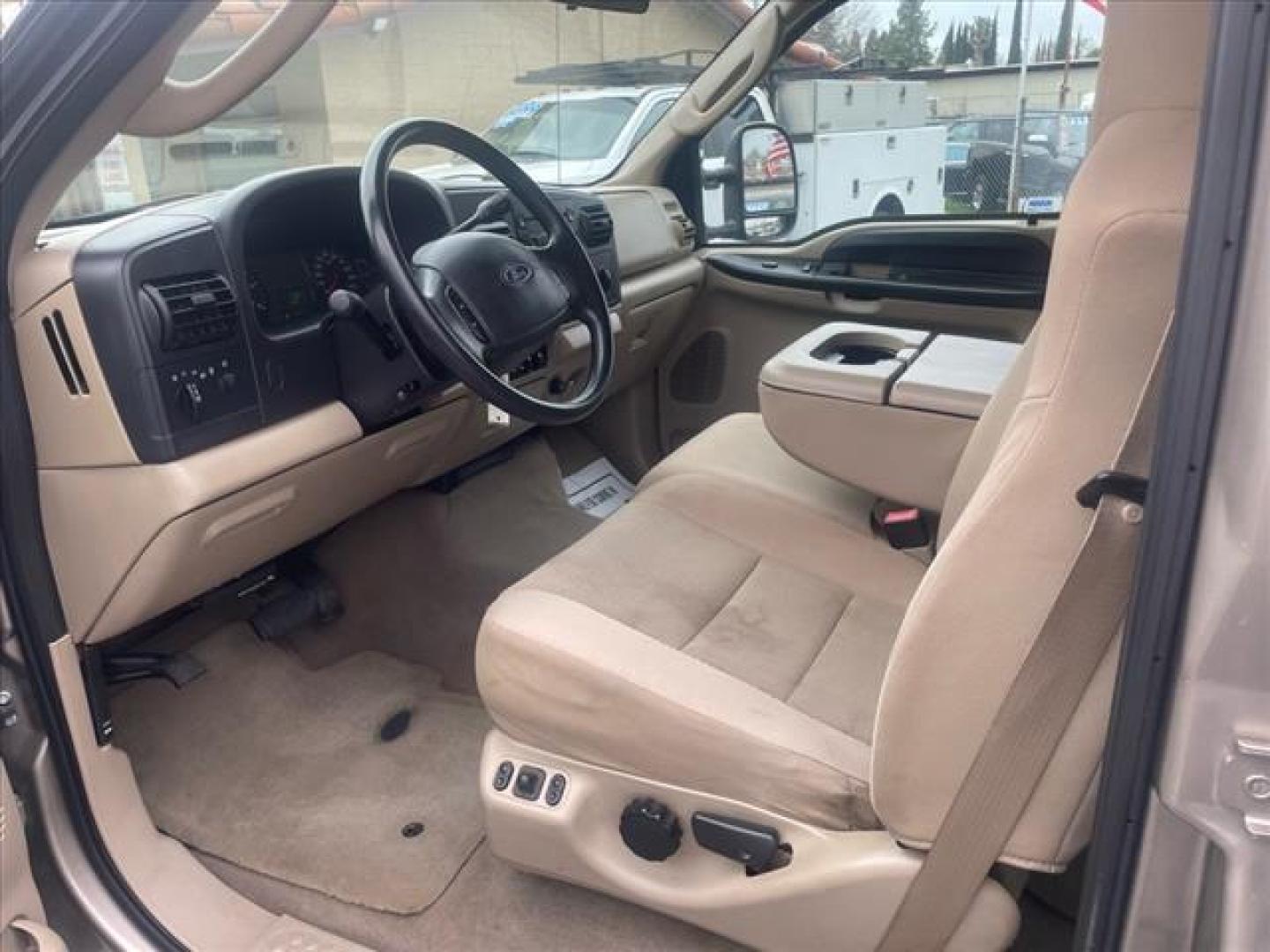 2007 Arizona Beige Clearcoat Metallic Ford F-250 Super Duty XLT (1FTSW21P97E) with an 6.0L 6.0L Turbo Diesel V8 OHV 32V Direct Injection engine, 5-Speed Automatic transmission, located at 800 Riverside Ave, Roseville, CA, 95678, (916) 773-4549, 38.732265, -121.291039 - Photo#9